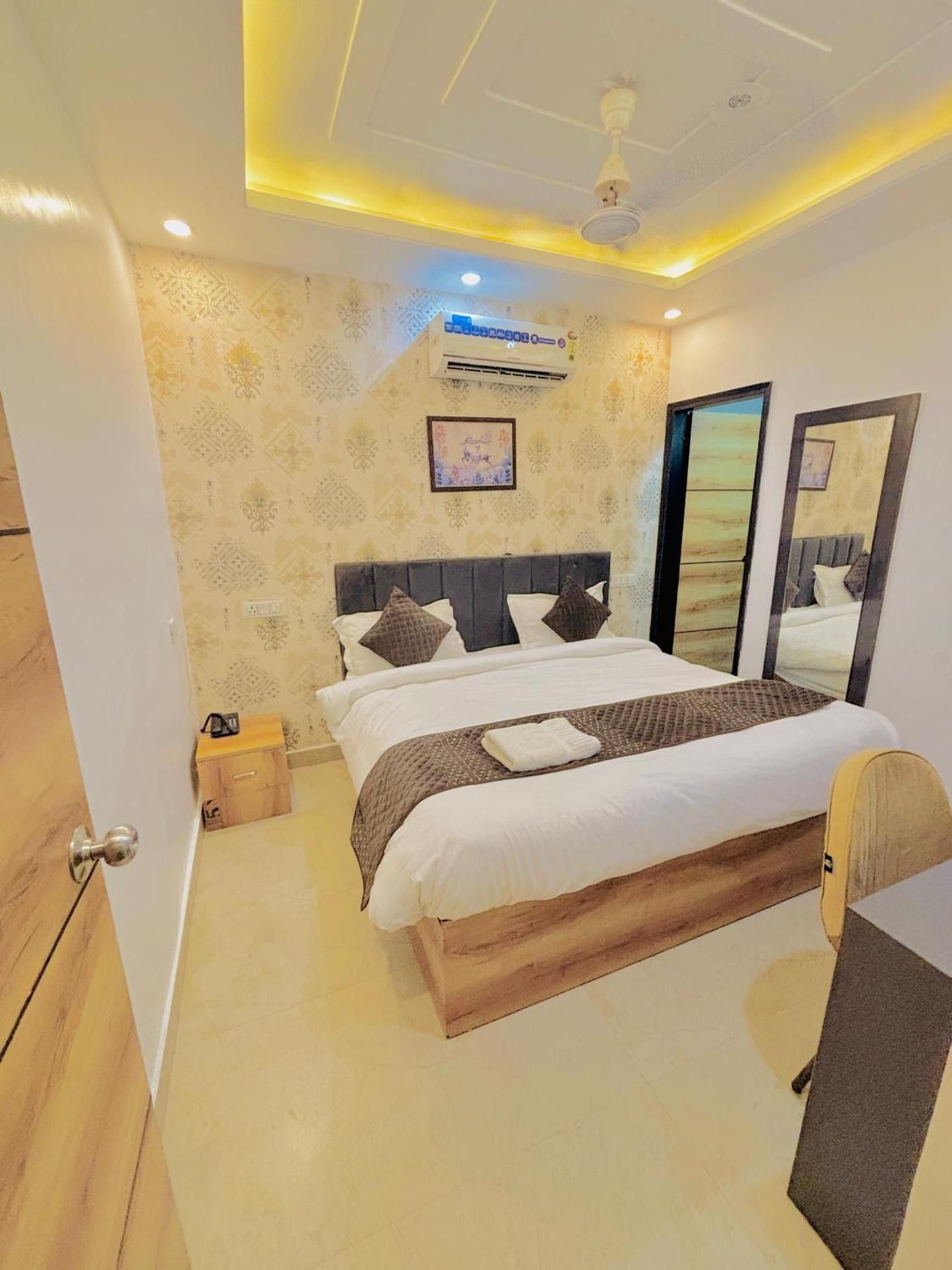 Hotel Devine Standard Room 2