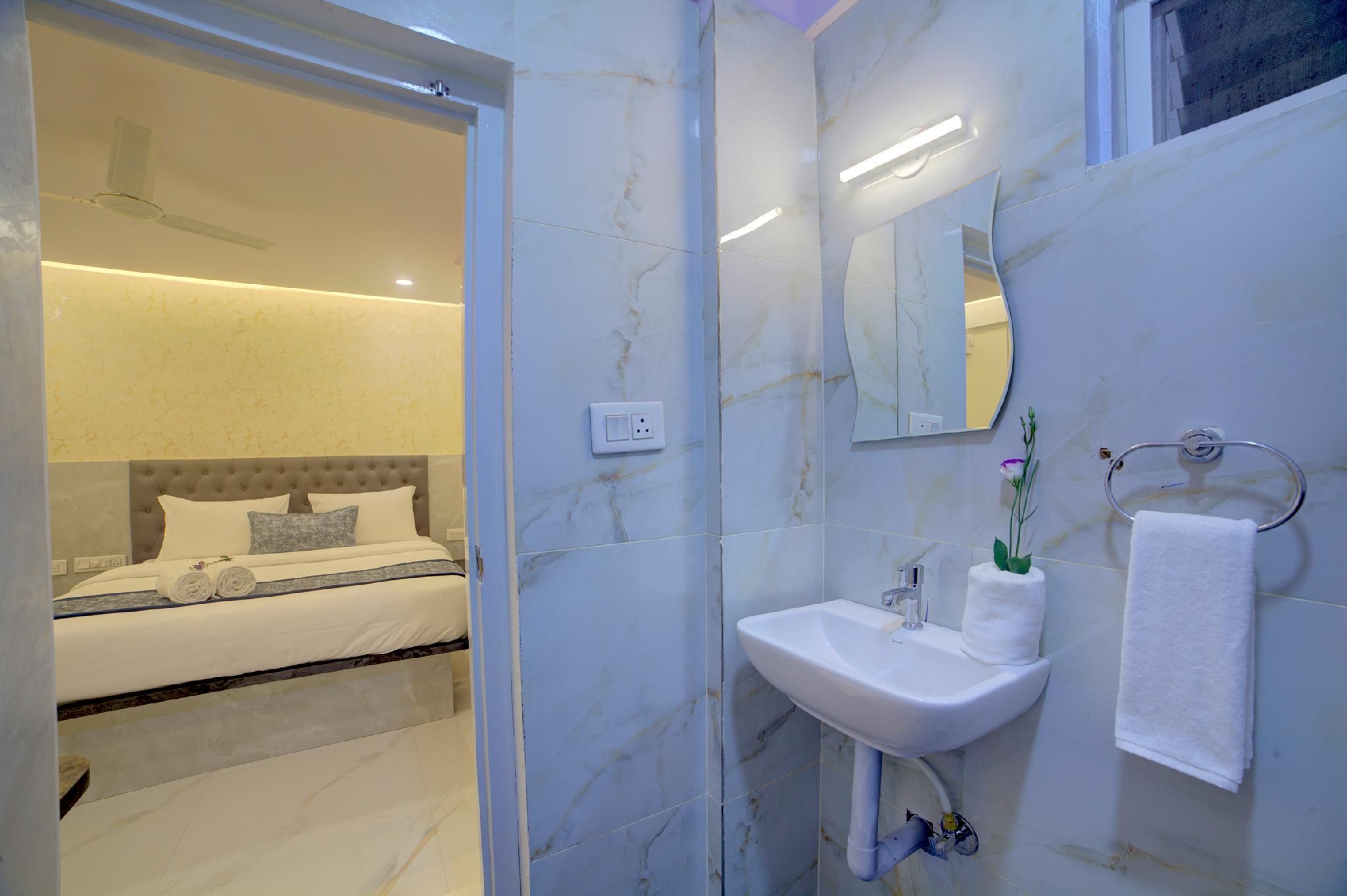 Hotel AeroStay Bangalore Airport Superior 3