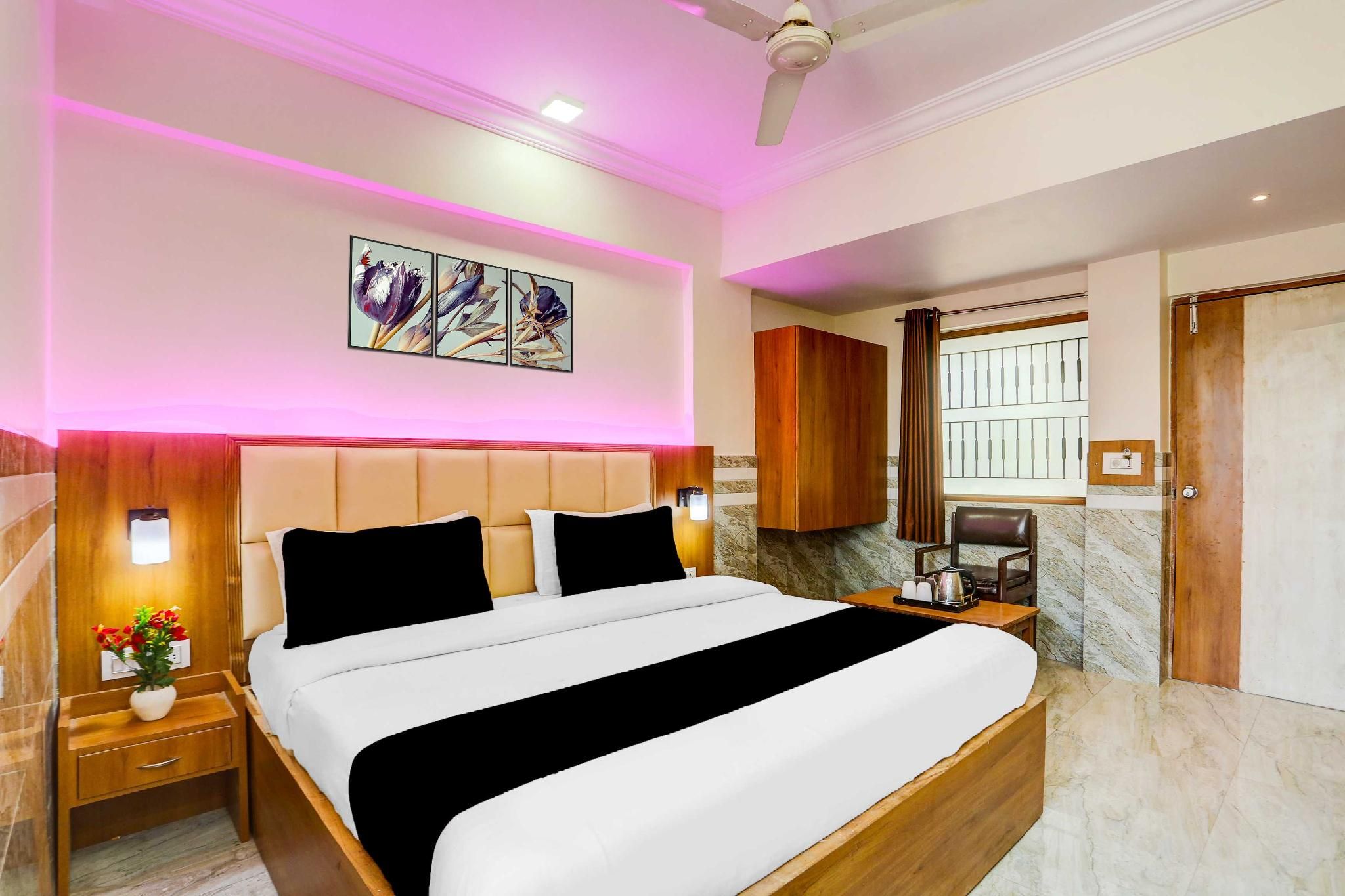 Hotel O Ambawadi Bus Terminal Near Ahmedabad Airport Classic Triple Room 2