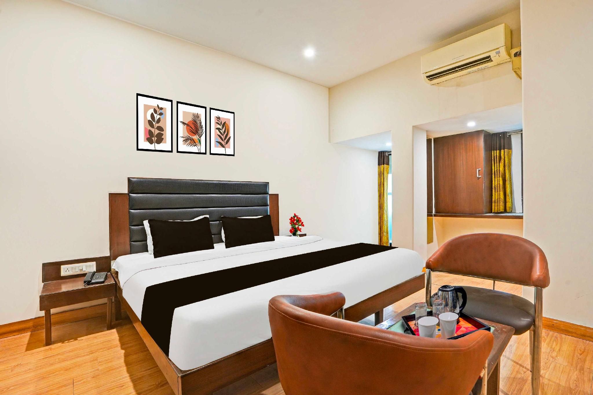 Hotel O Gurudwara Square Classic Triple Room