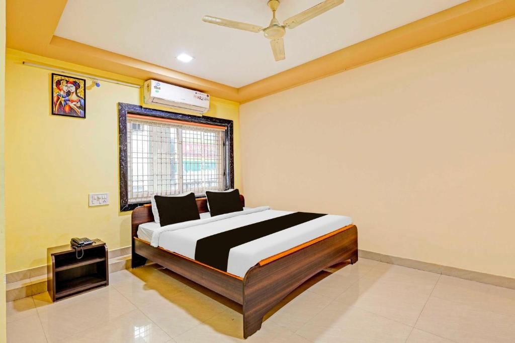 Super Hotel O Gopalapatnam Railway Station Classic Triple Room