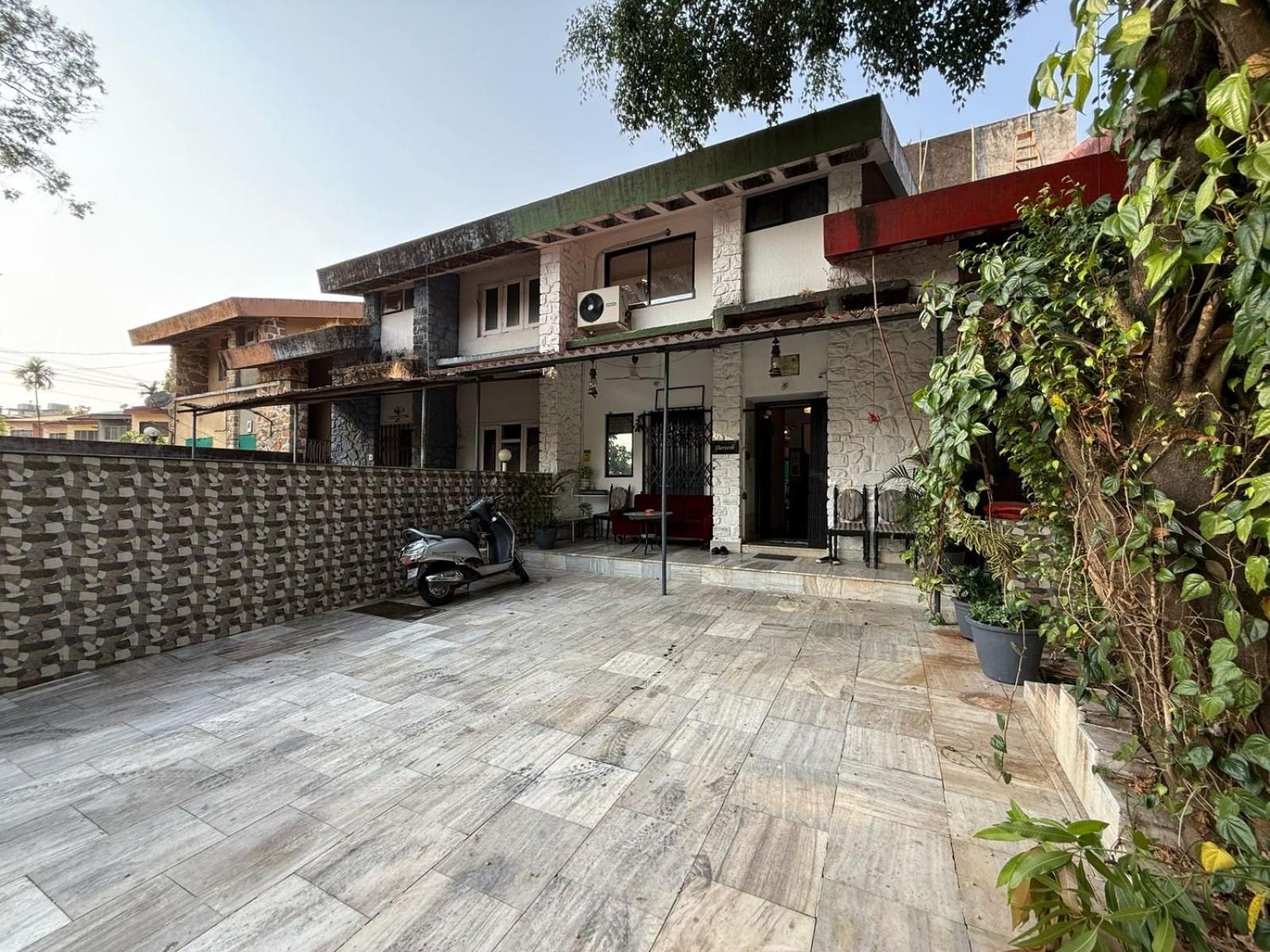 Lonavala -Blue Heaven- 2 BHK with private pool.