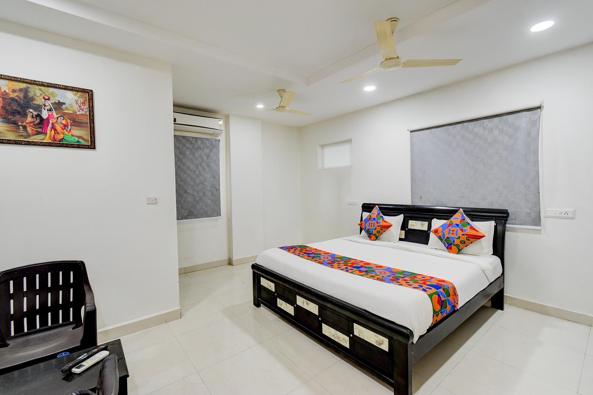 Fabhotel Pgr Guest Inn Deluxe Room 3