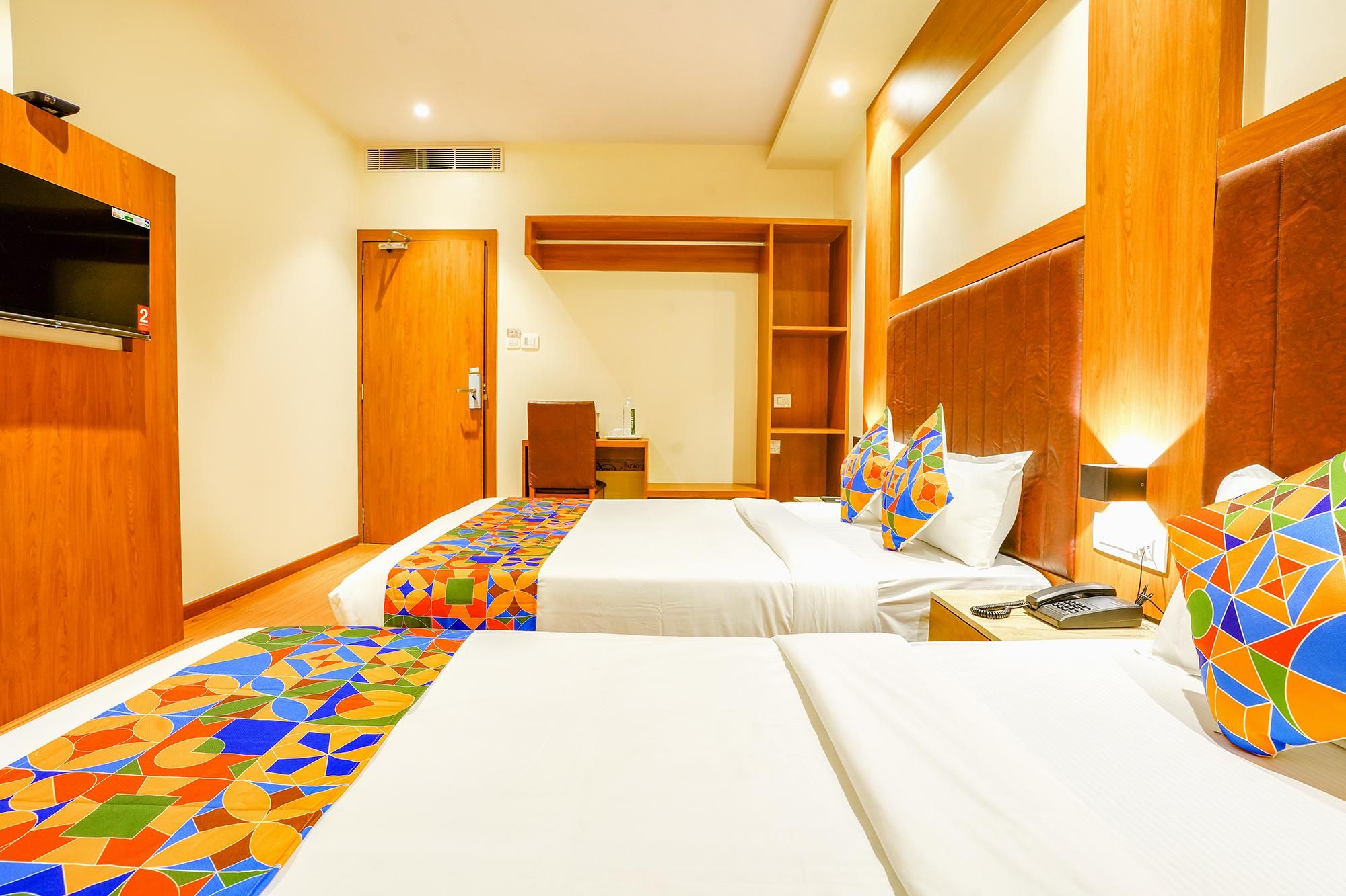  Hotel The Azure 