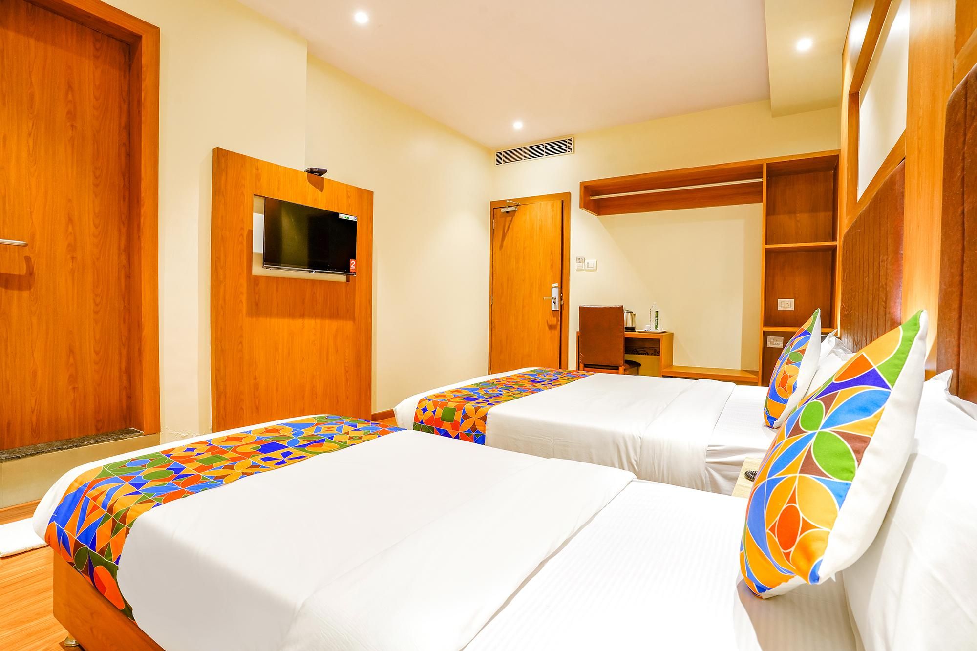 Hotel The Azure 