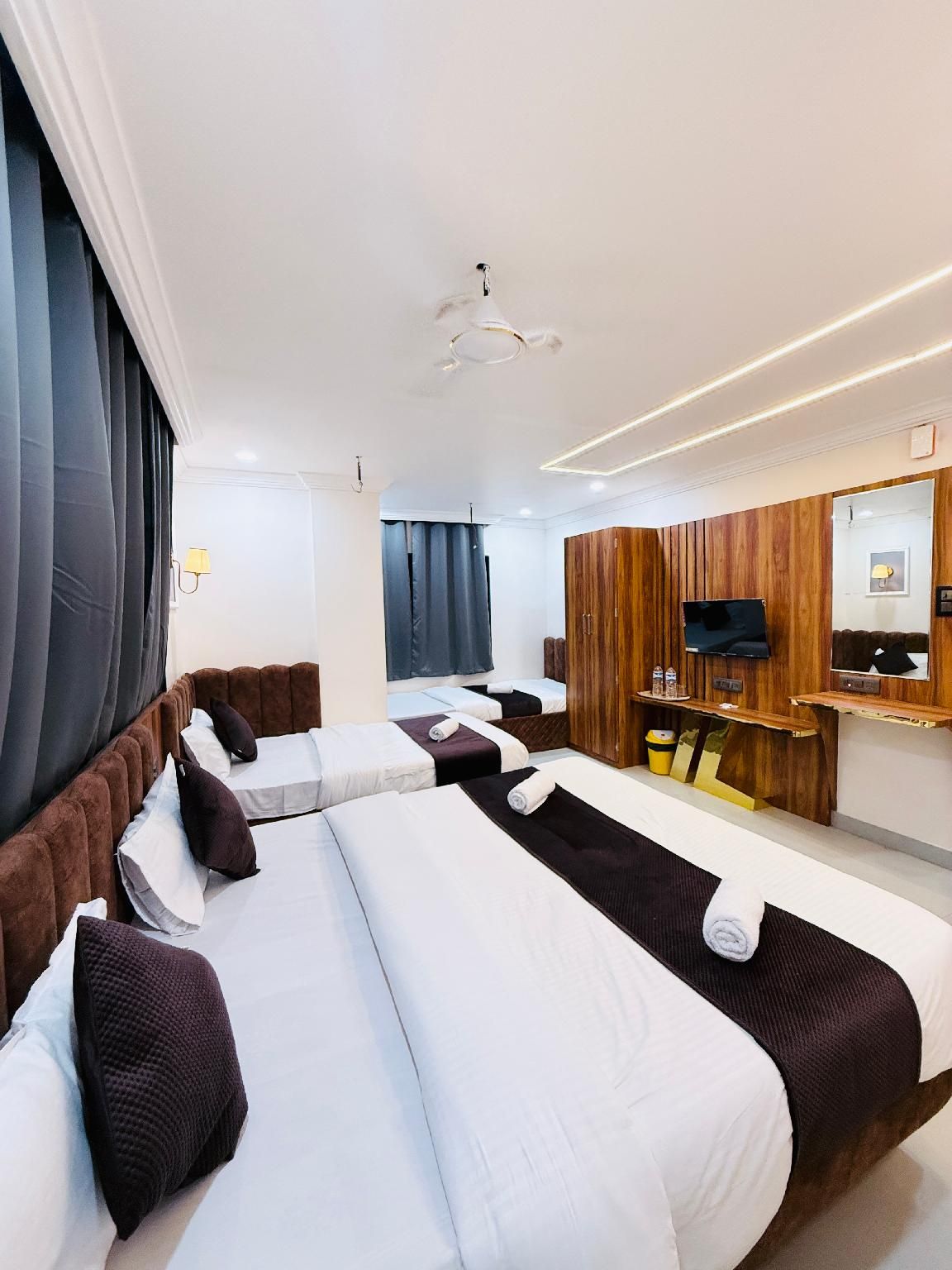 Hotel JK palace Family Twin Room