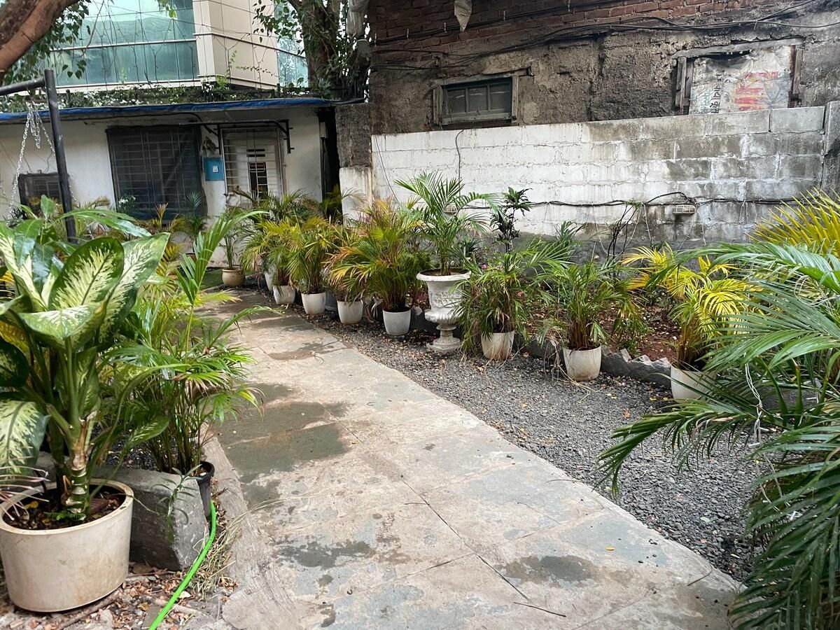 Independent Studio 25-Corner House-Bandra west.
