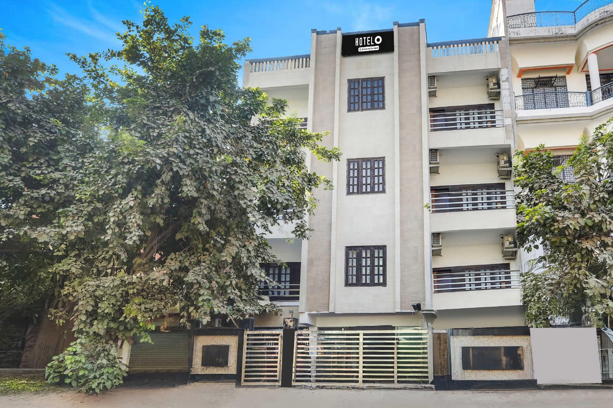 Hotel O Prayagraj Khusro Bagh