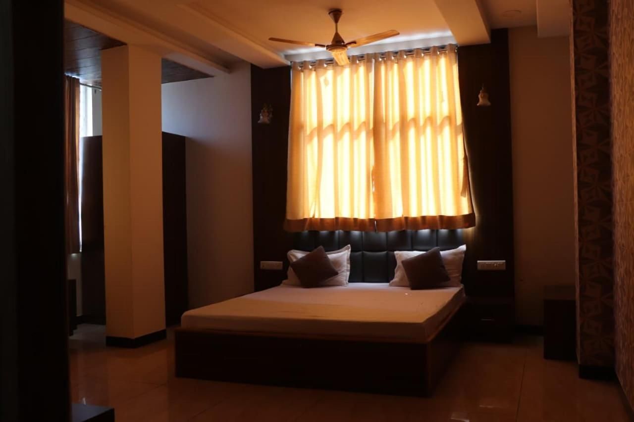 Hotel Nandini Deluxe 3