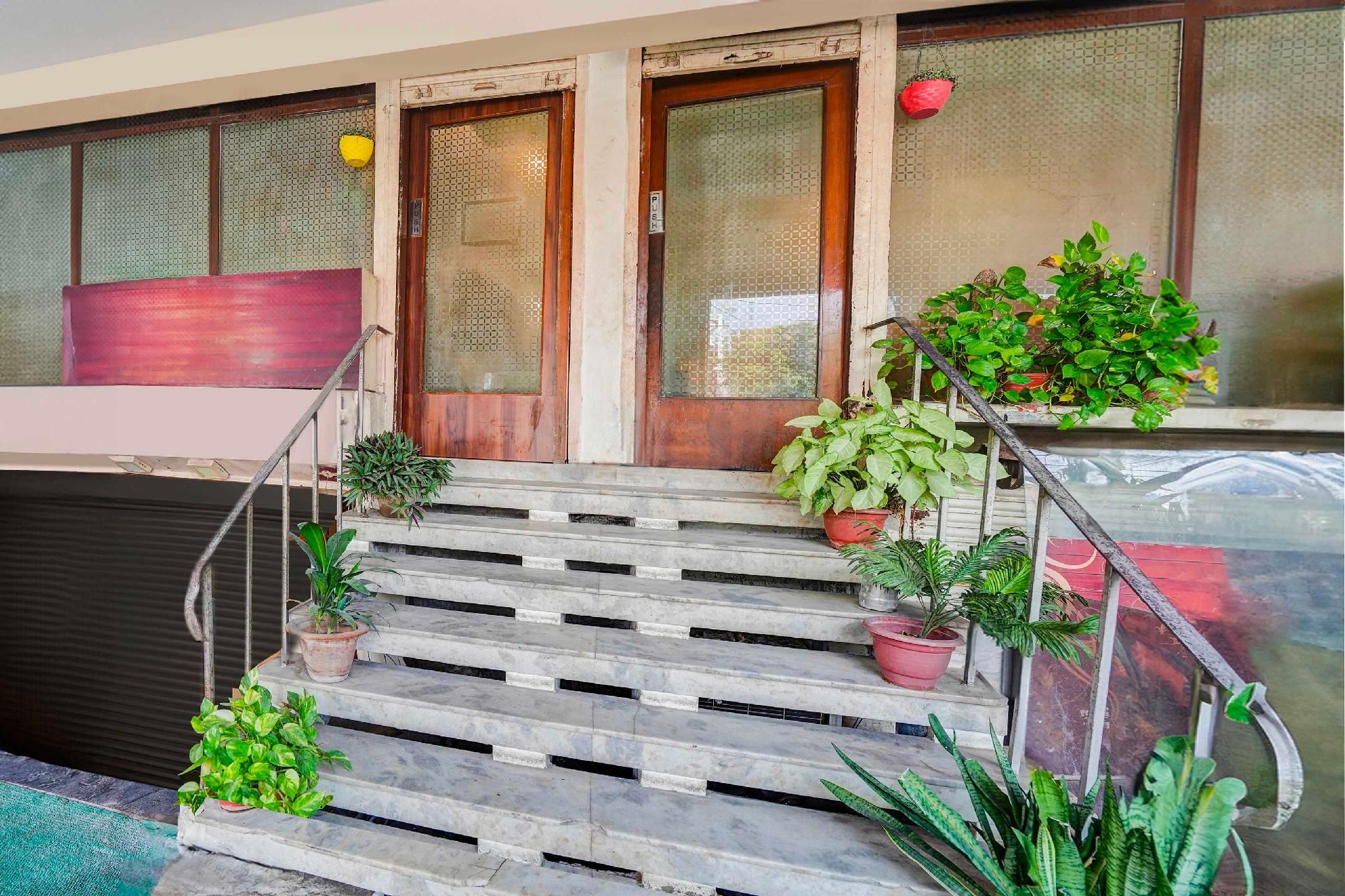 Hotel O Ratan Lal Nagar