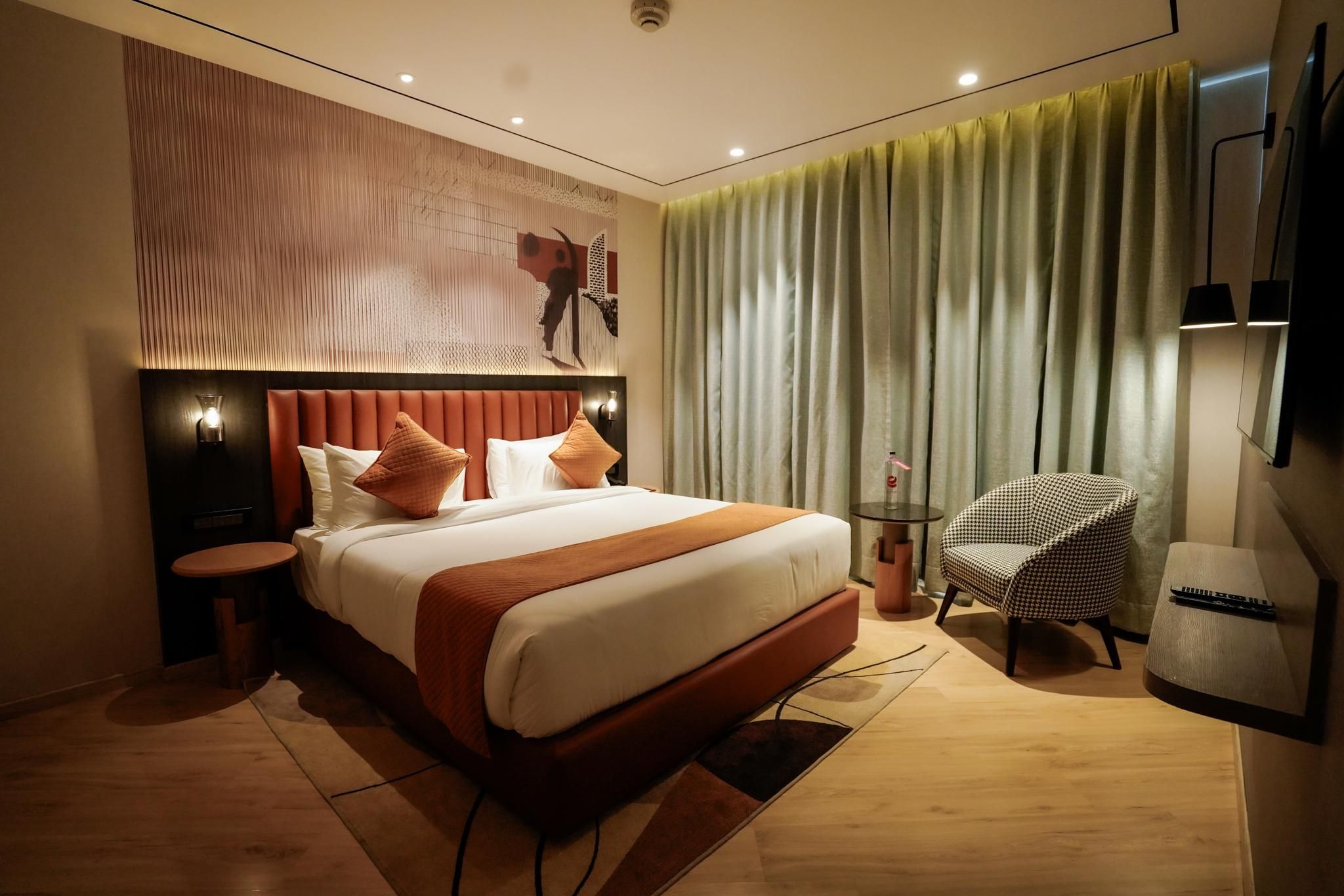 Ramada Encore by Wyndham Chandigarh Zirakpur Premium King Bedroom - Non-Smoking