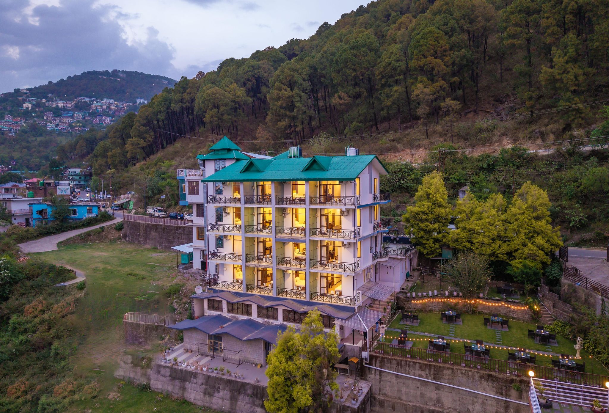 White Panda Hotels Karnika Resort