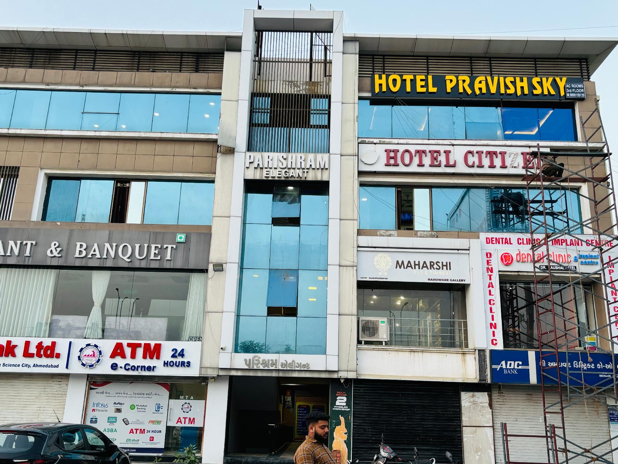 Hotel Pravish Sky - Sg Highway Ahmedabad 