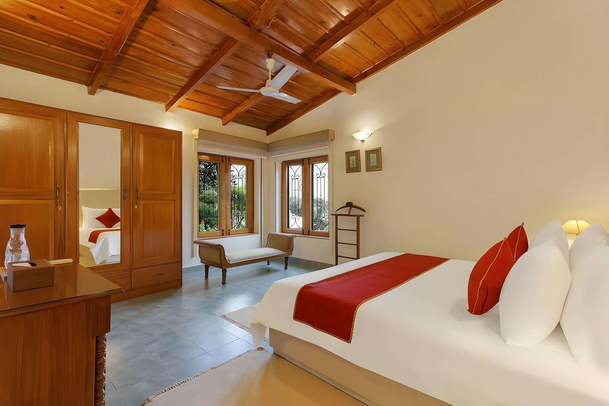 Lennys Booking Nainital Hills Three-Bedroom Villa