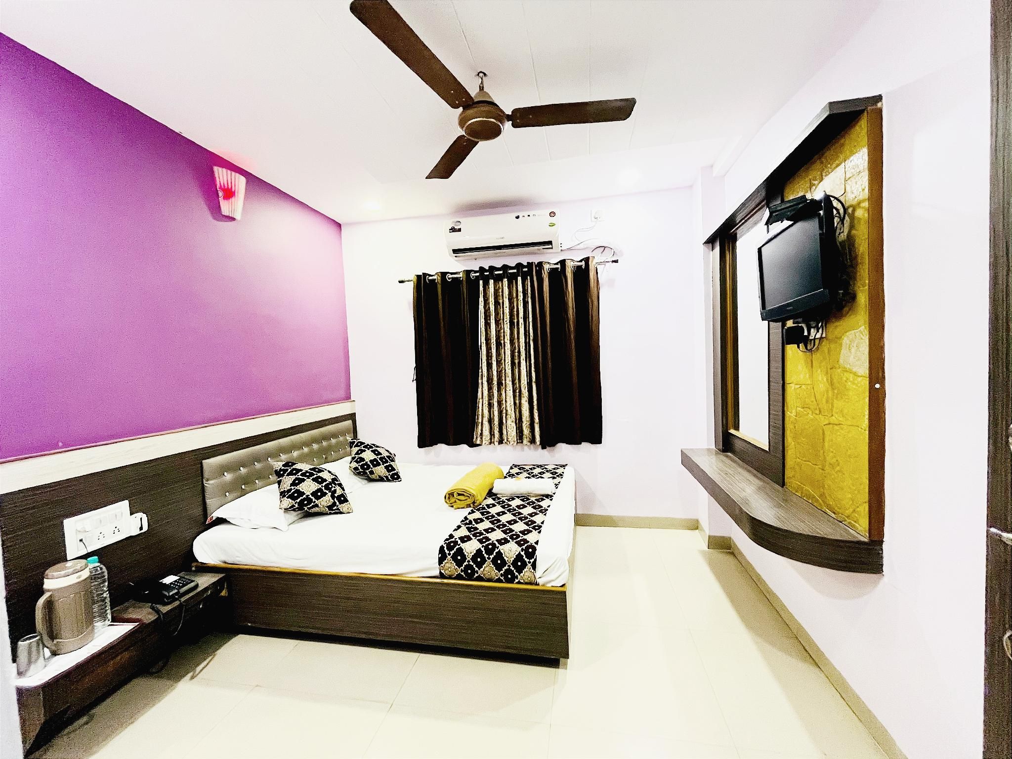 sai balaji residency Double Bed Room With Fan