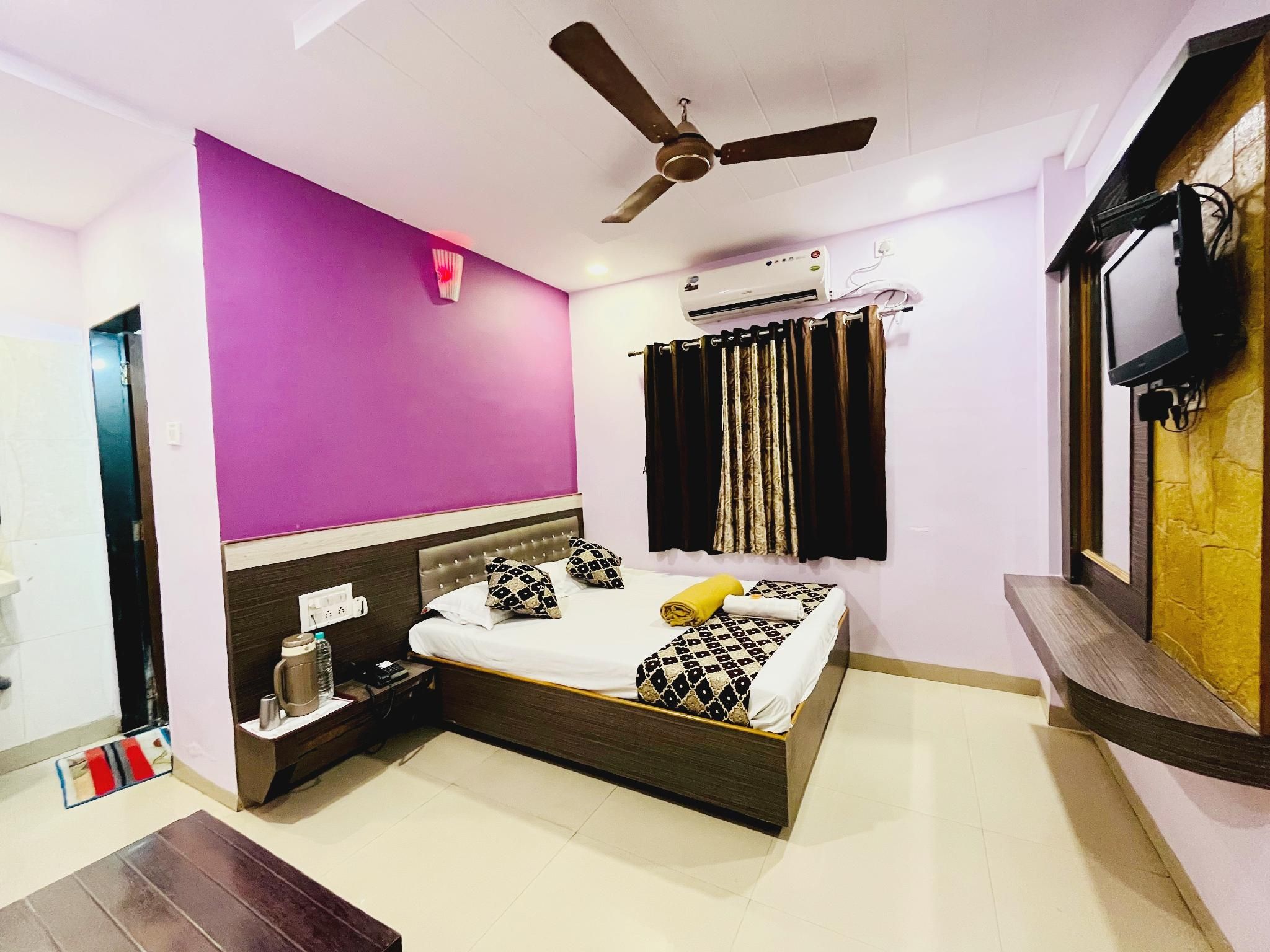 sai balaji residency Double Bed Room With Fan 2