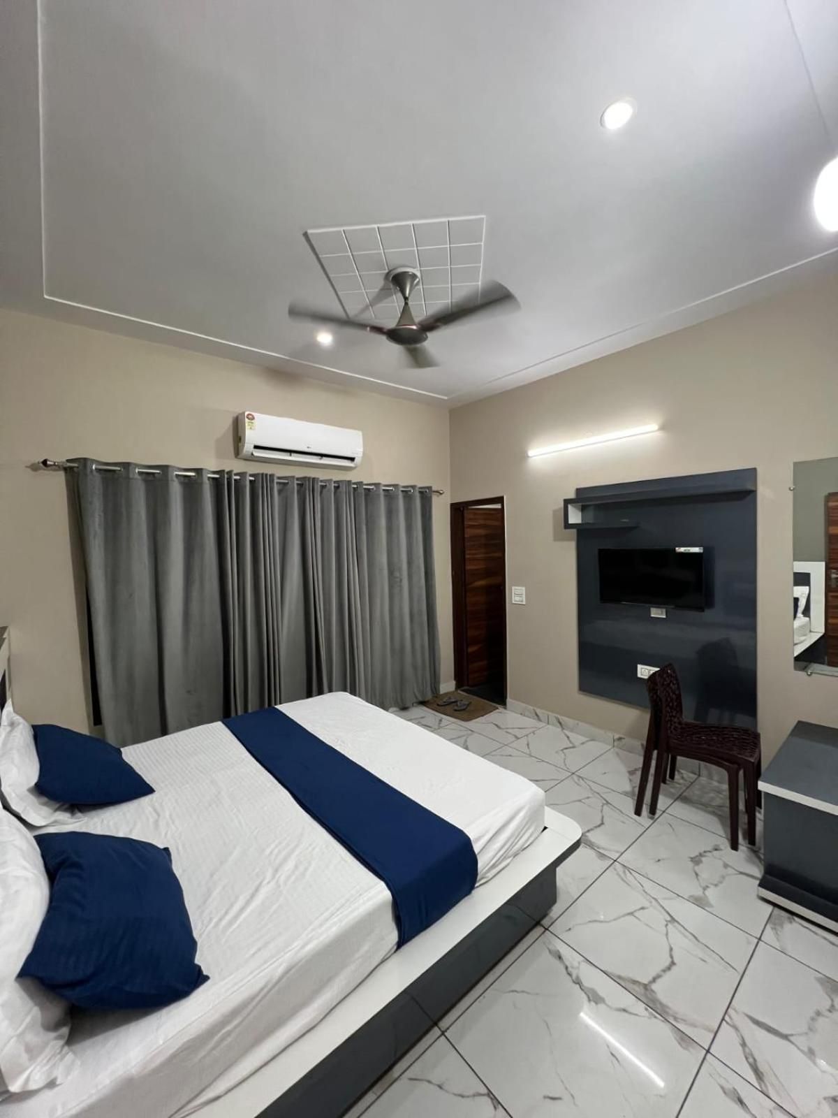 Hotel River View Panipat Double Room