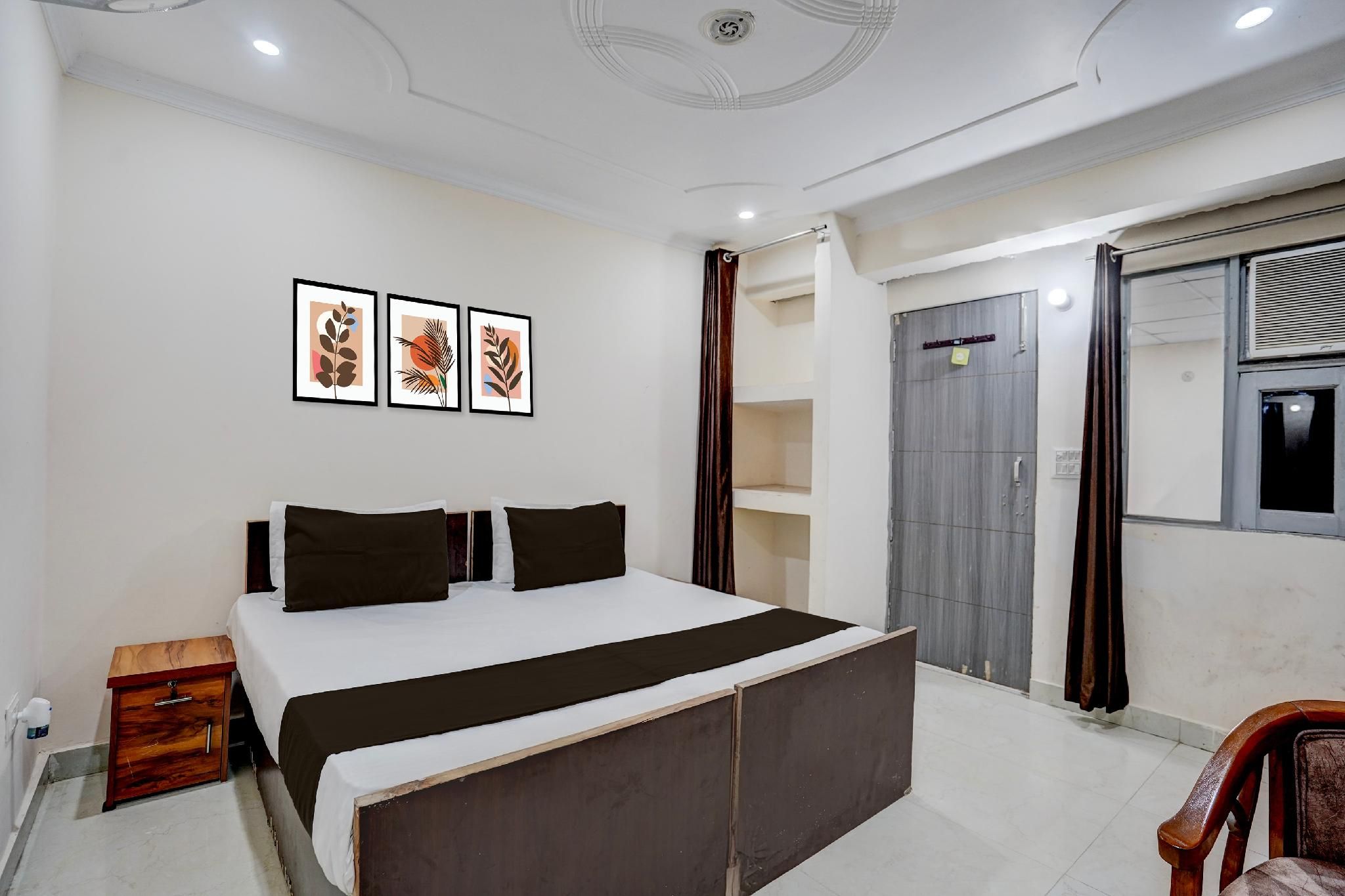 Super Hotel O Jagdamba Homestay Hotel & Guest House Classic Double or Twin 3