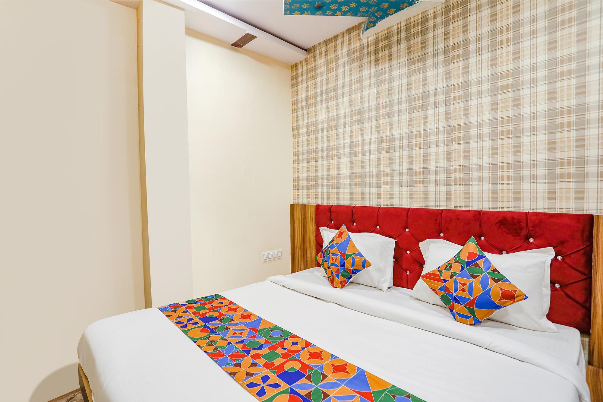 FabHotel P2 Deluxe Room 3