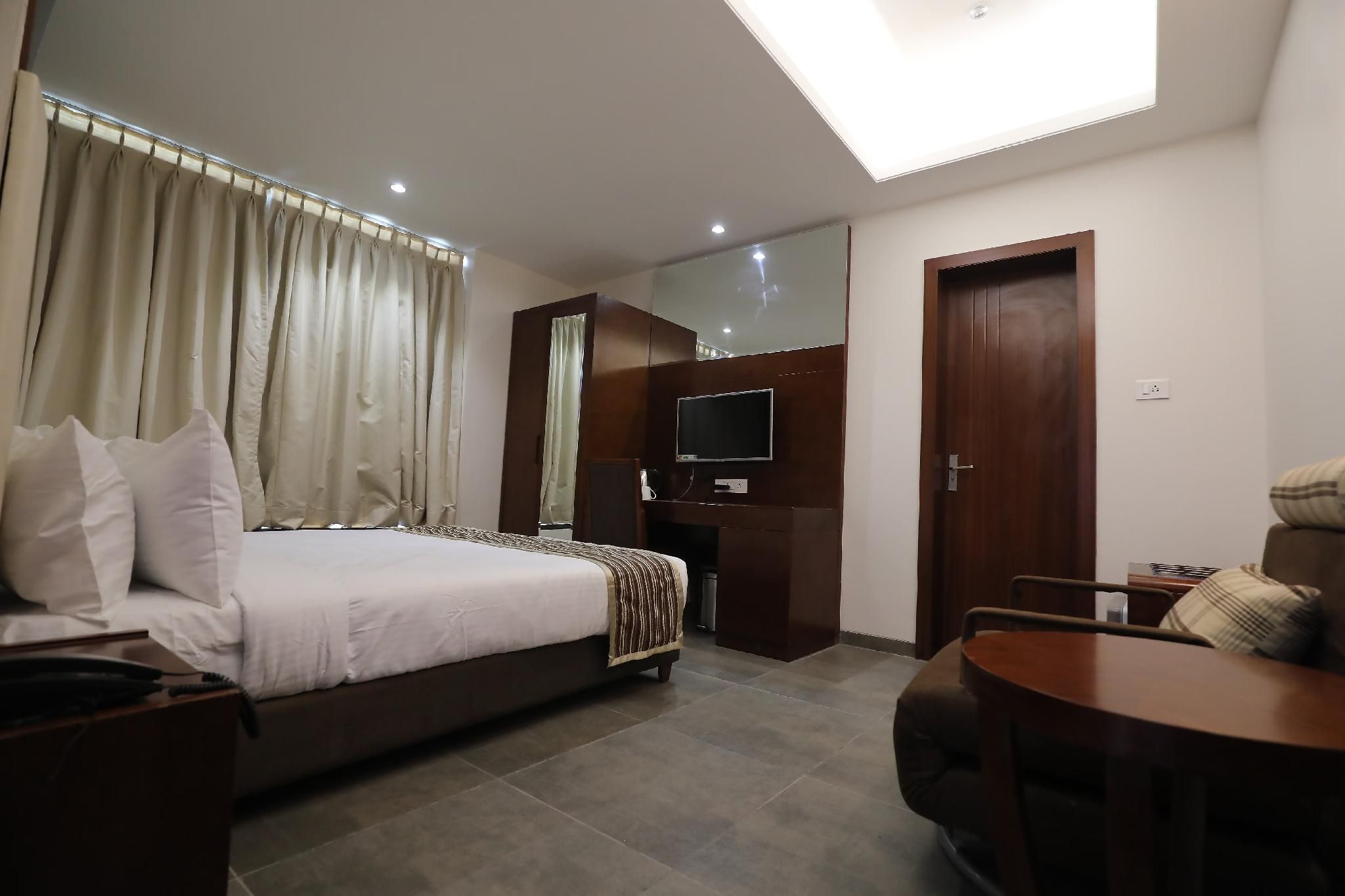 Hotel Suvarnam Pride Ahilyanagar Maharashtra Double Executive 3