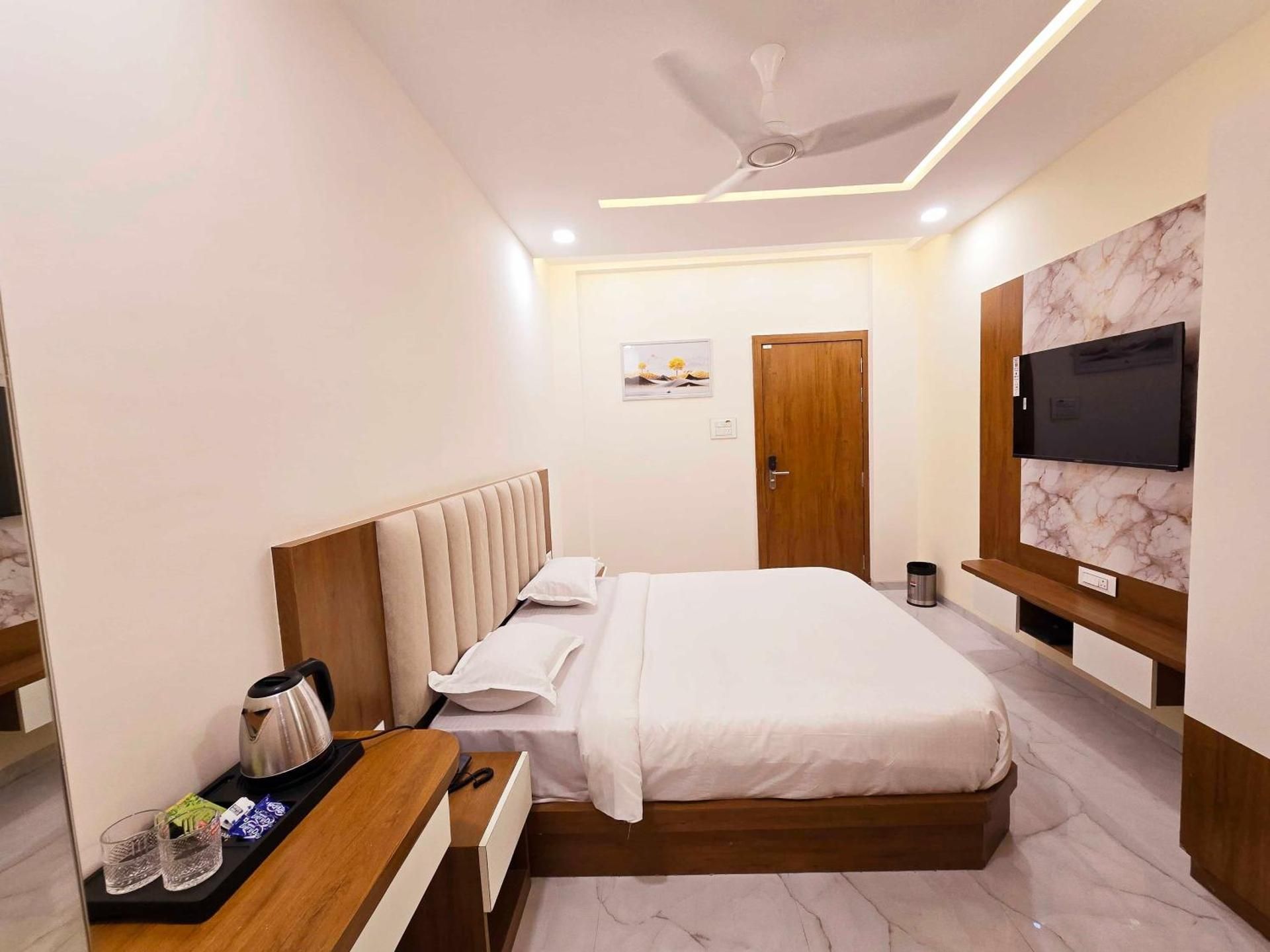 Vaikuntha Stays Hotel Deluxe 2