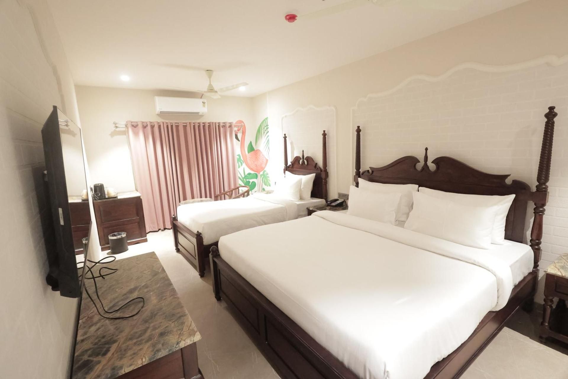 Nirvana Boutique Hotel Superior Triple Room 2