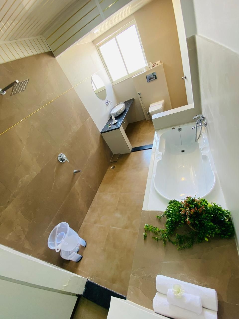 Arryaa Inn Suite Room 2