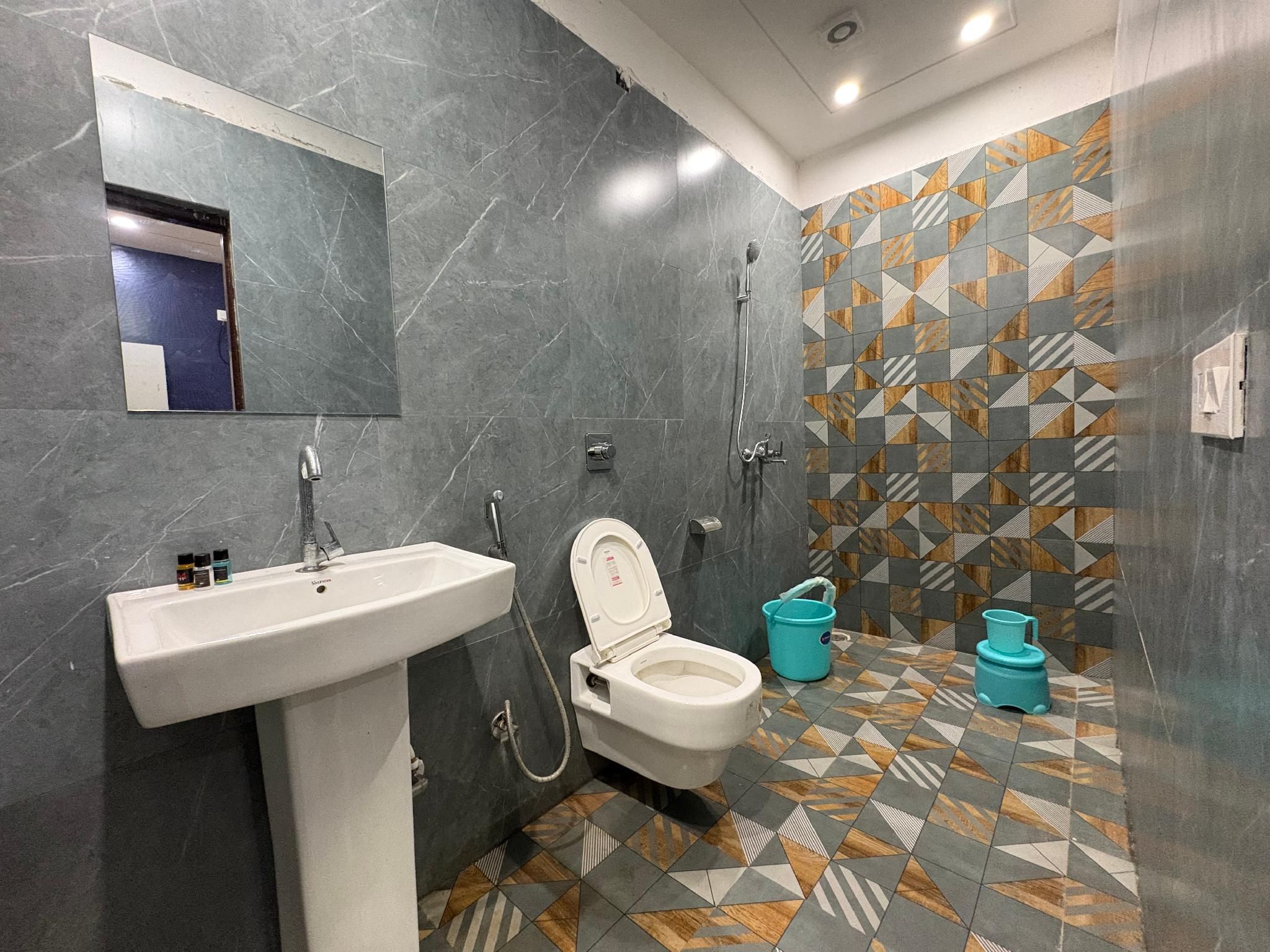 Hotel Bhandari - Amritsar Deluxe 5