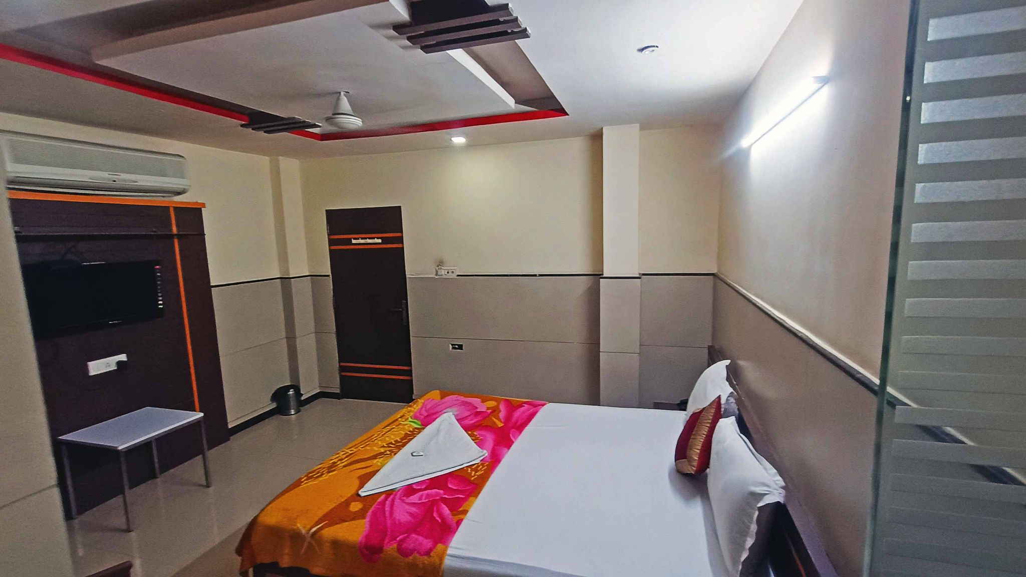 Deluxe Double Room with Air Conditioning