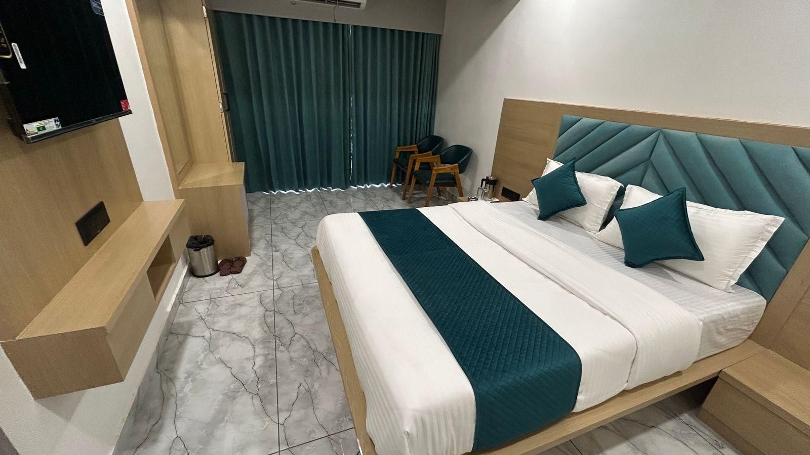 Hotel Revanta Inn Super Deluxe 2