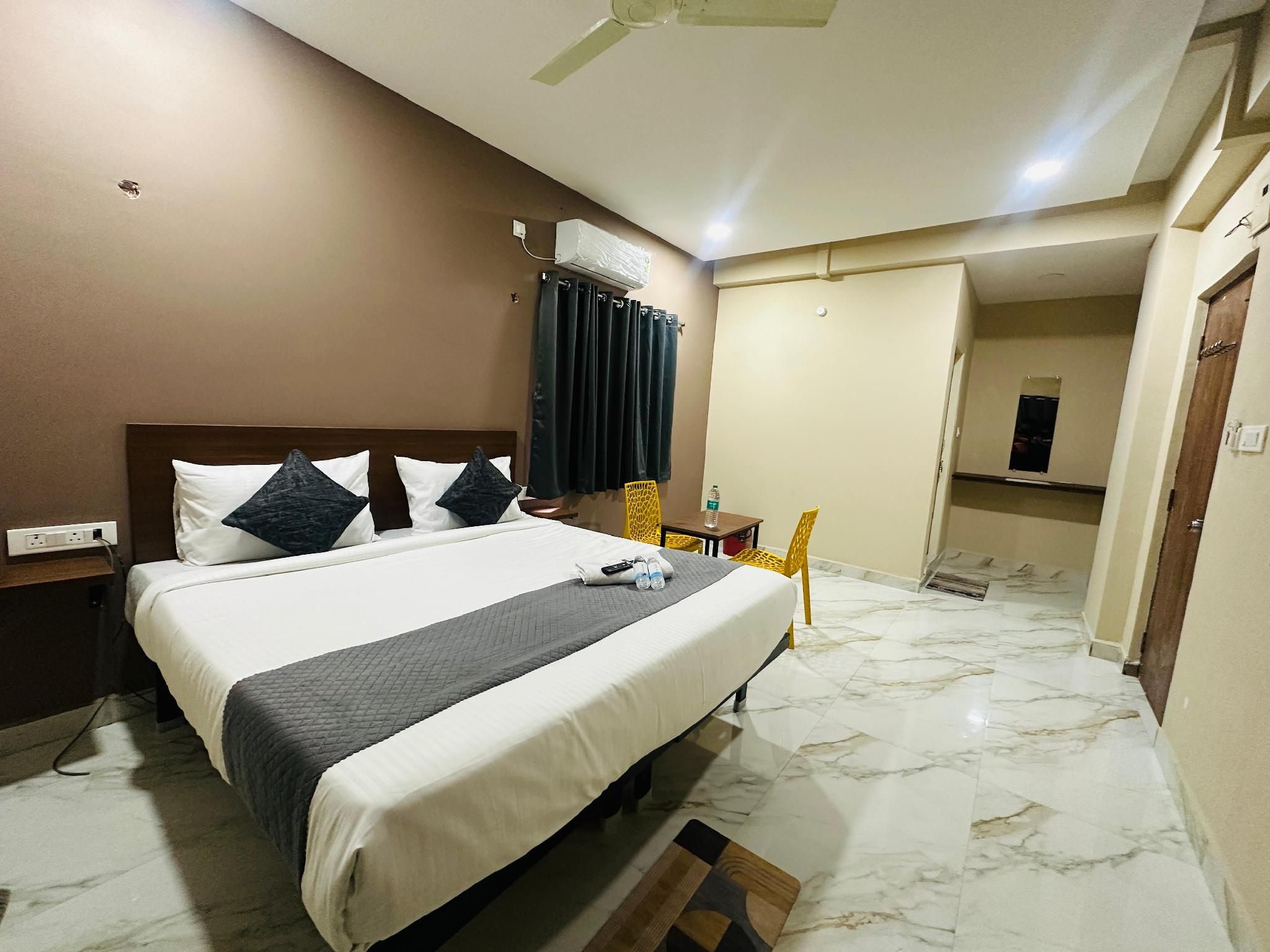 Hotel Prime Hub Miyapur Standard Room 3