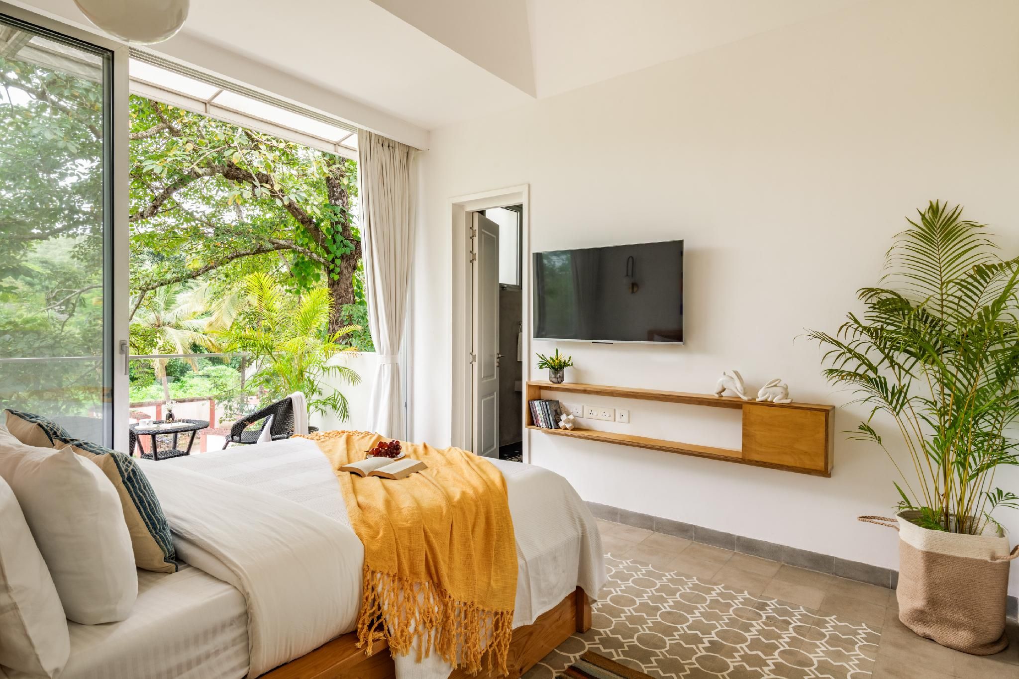 Palette by REVE Escapes - Premium 2 BHK apartment Near Anjuna Beach home 