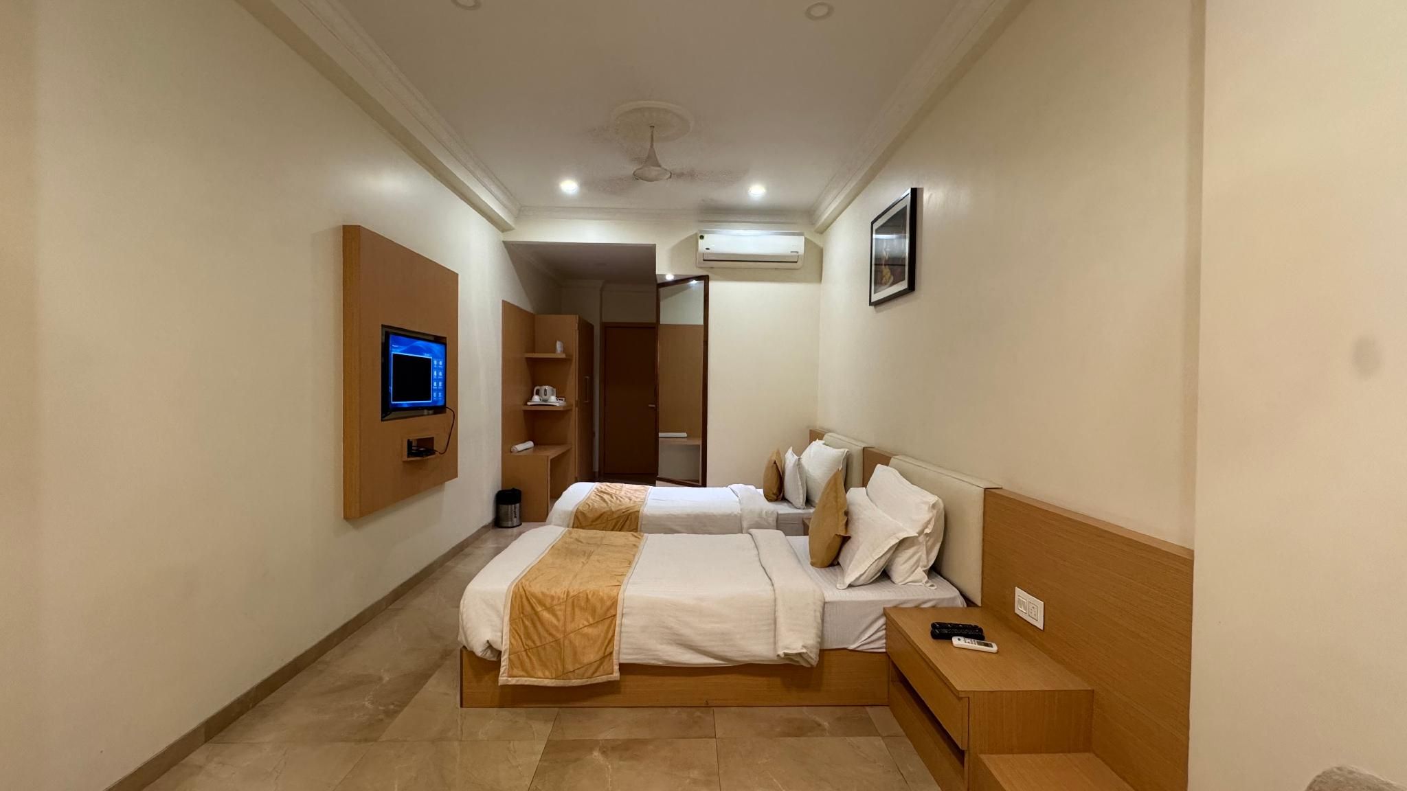 THE GORBANDH PALACE.COM  Deluxe Twin Room Type A 3