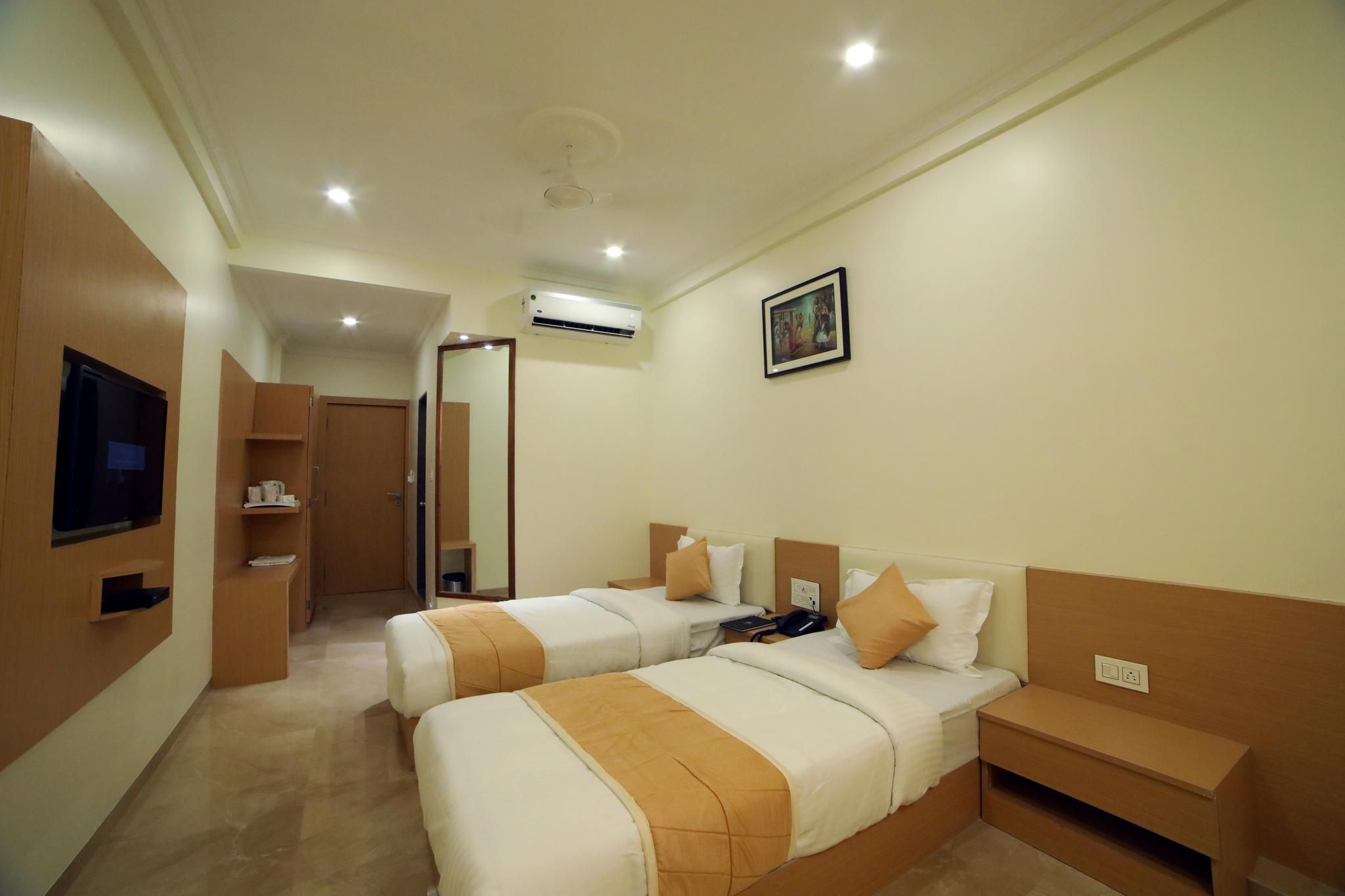 THE GORBANDH PALACE.COM  Deluxe Twin Room Type A 2