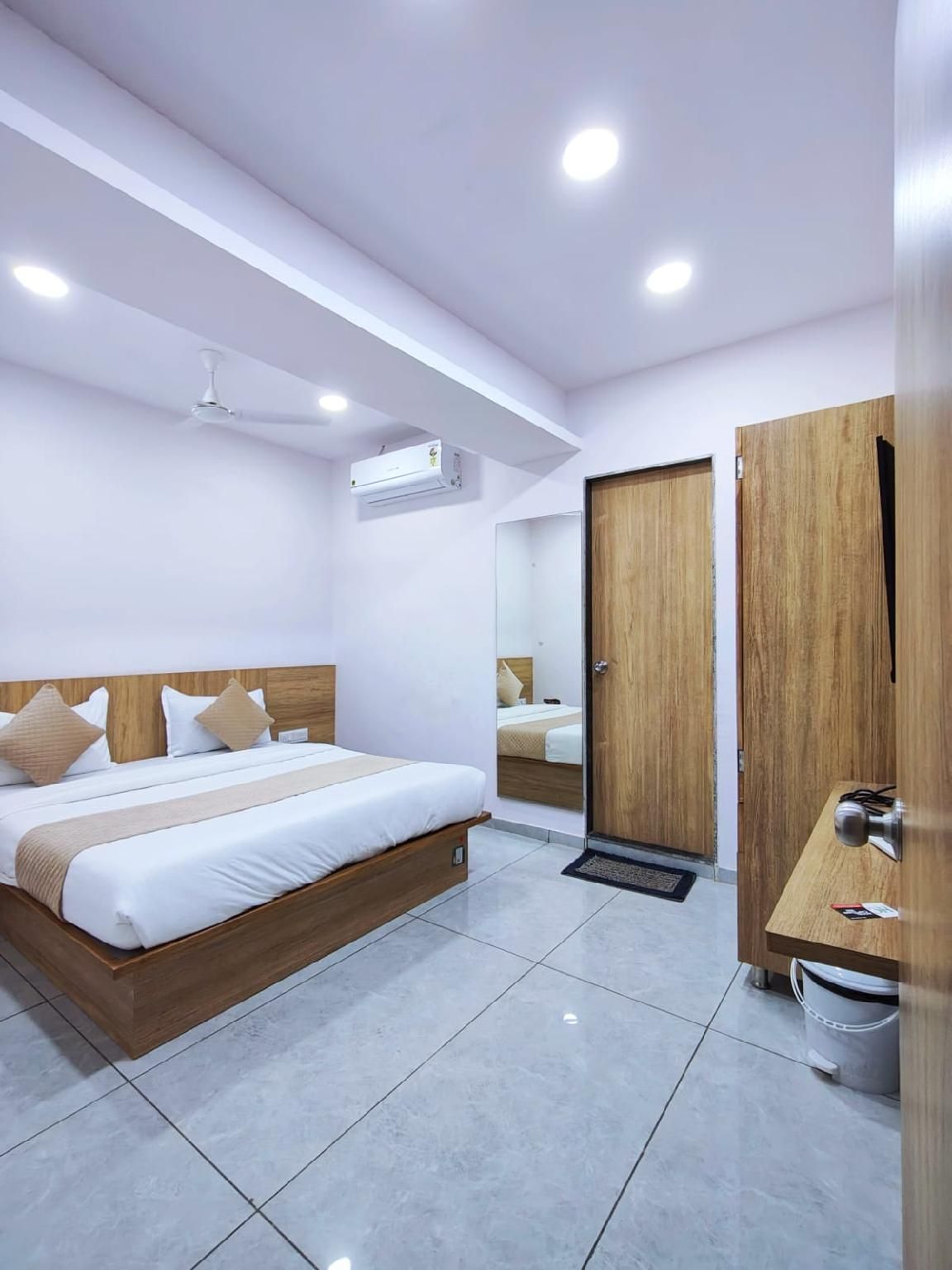 Hotel Captown Inn Deluxe Double or Twin 2