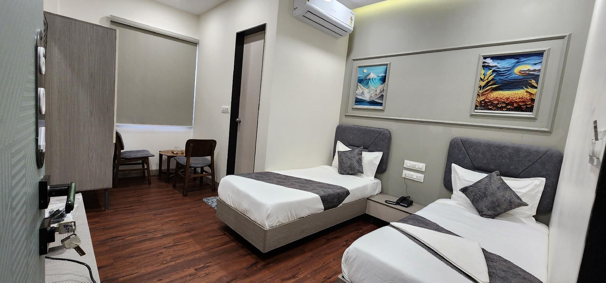 Hotel Great View Twin Bed Room