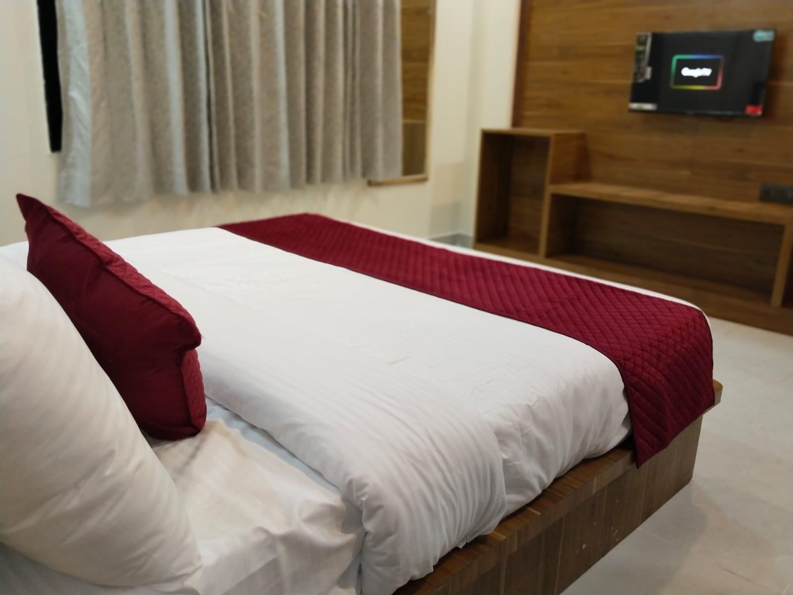 Hotel MB Grand Deluxe 3