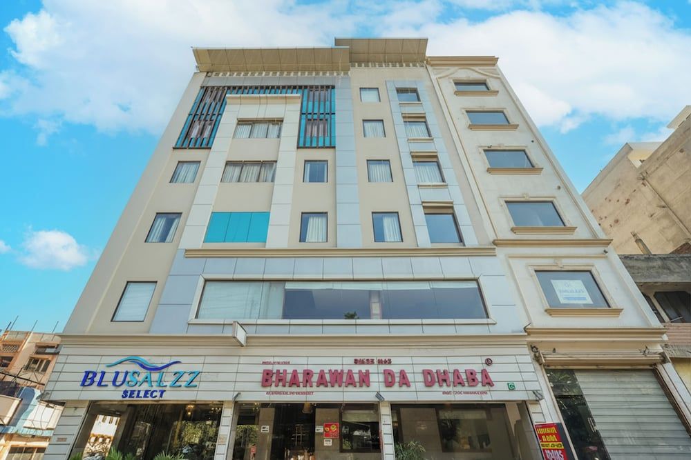 BluSalzz Select City Centre near Golden Temple