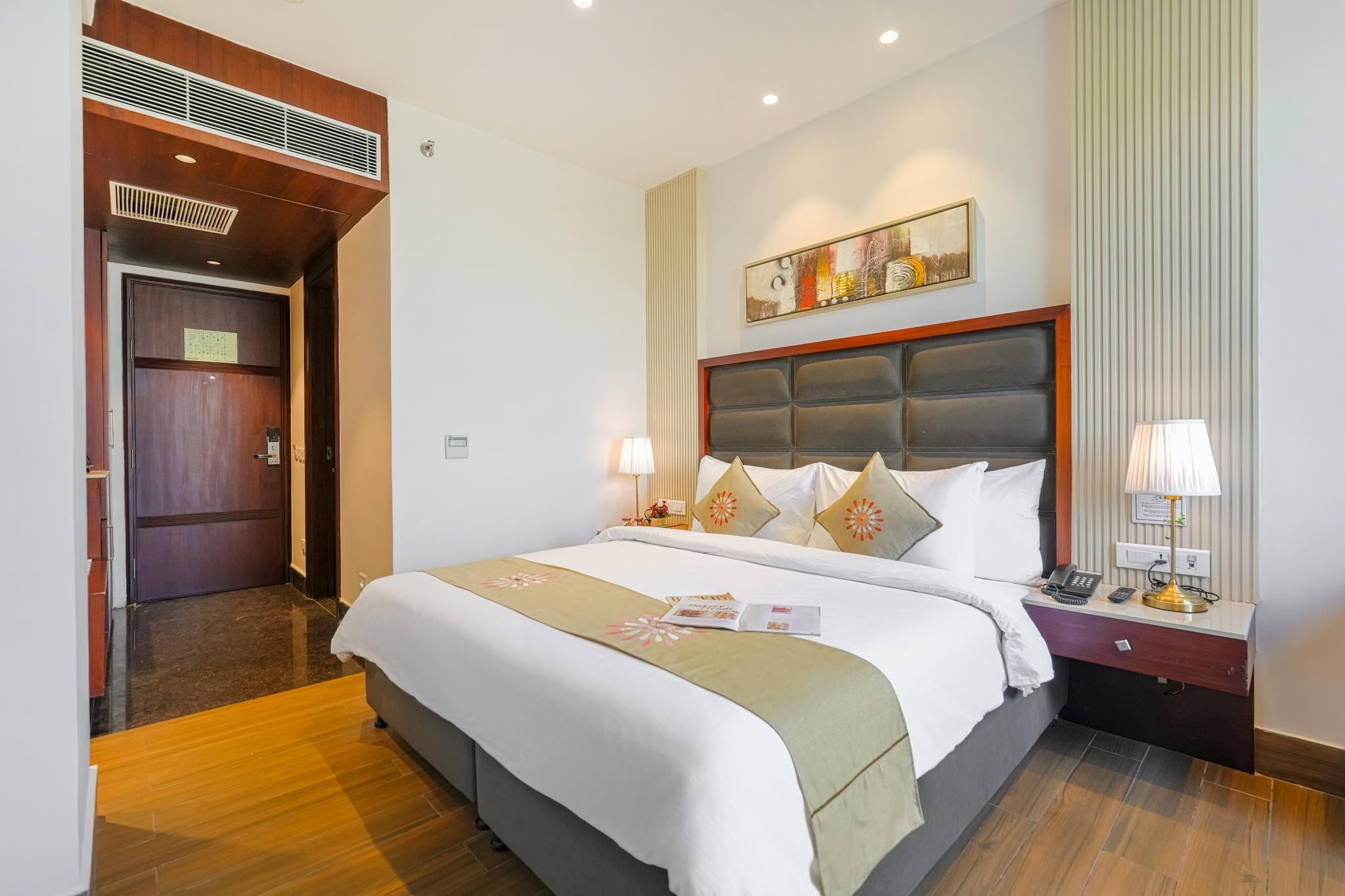 BluSalzz Select City Centre near Golden Temple Room 2