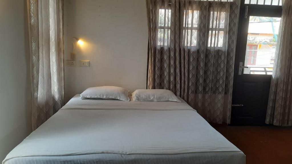 Homestay DGH Delux Double Room with Balcony 3