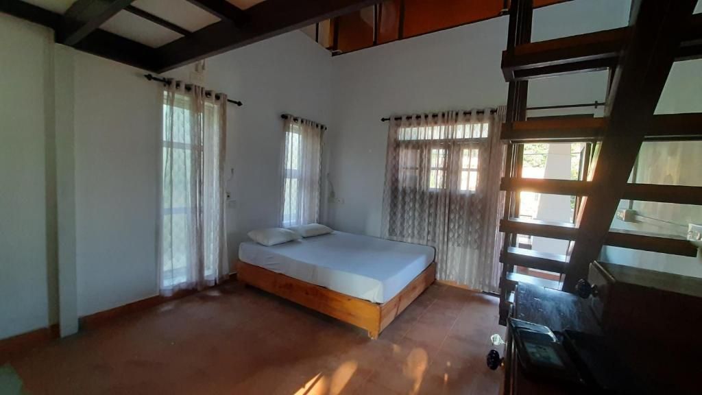 Homestay DGH Delux Double Room with Balcony 5