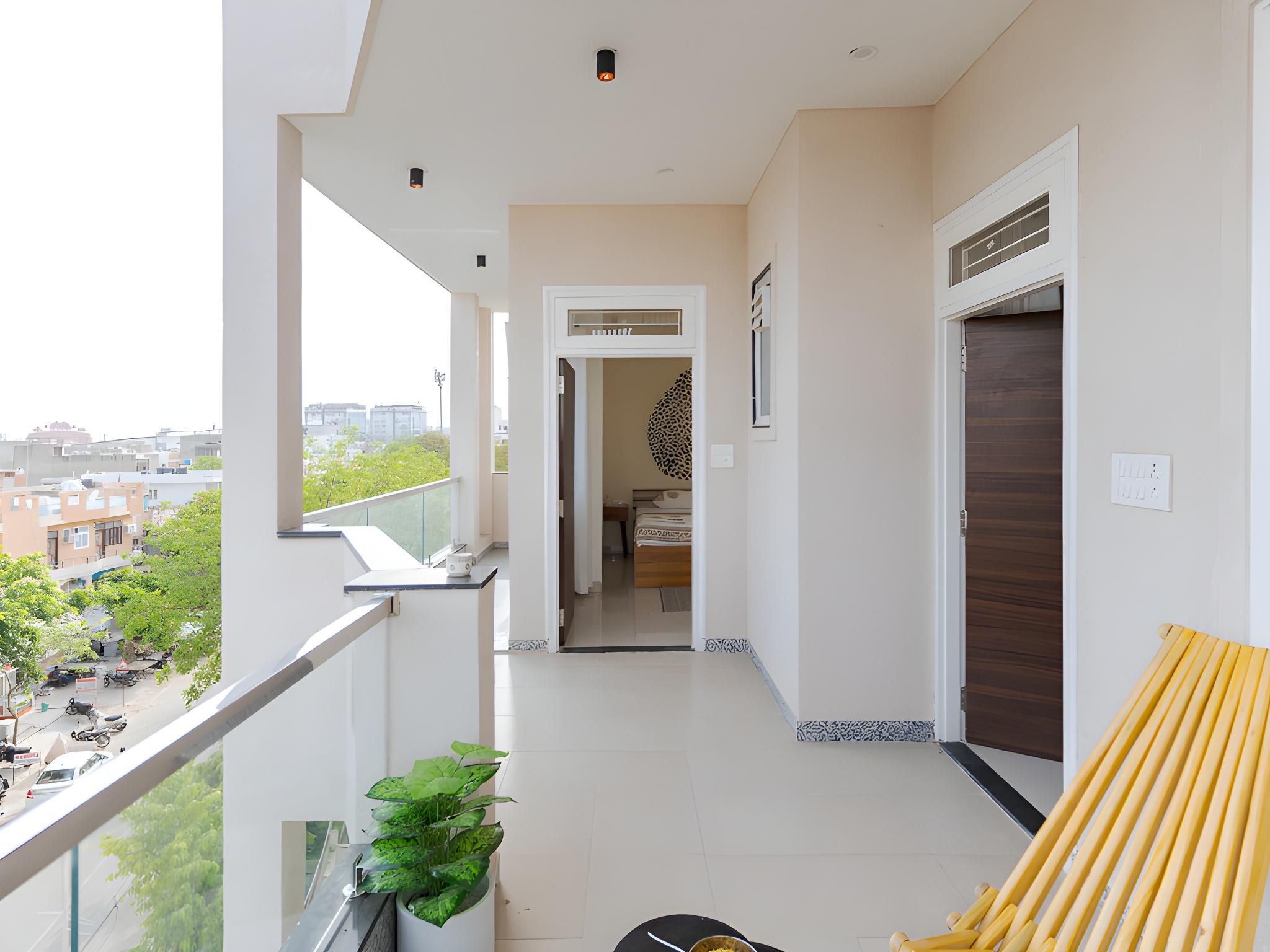 Thamosa With Balcony