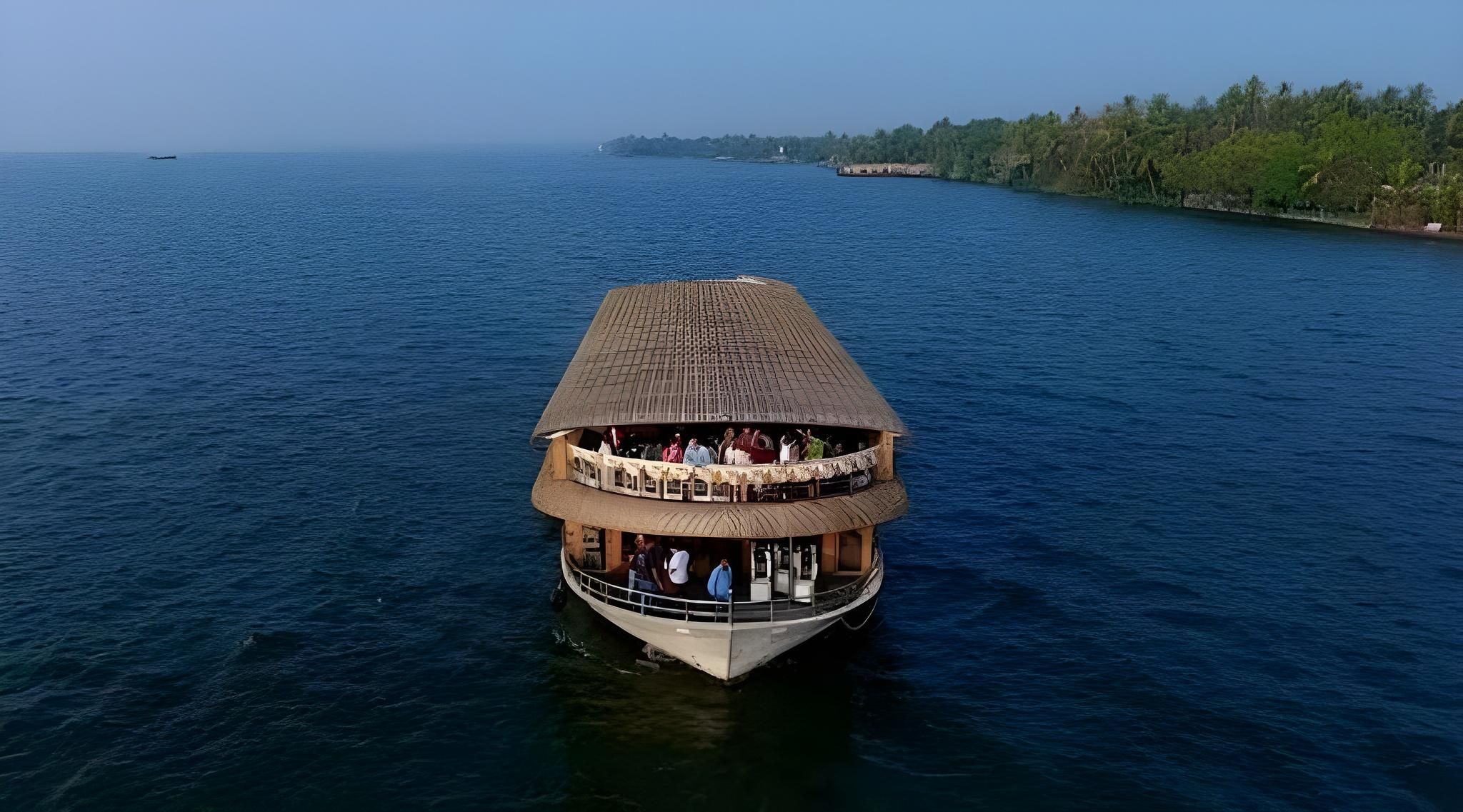 5 Bedroom A/c Private Houseboat With All Meals home  3