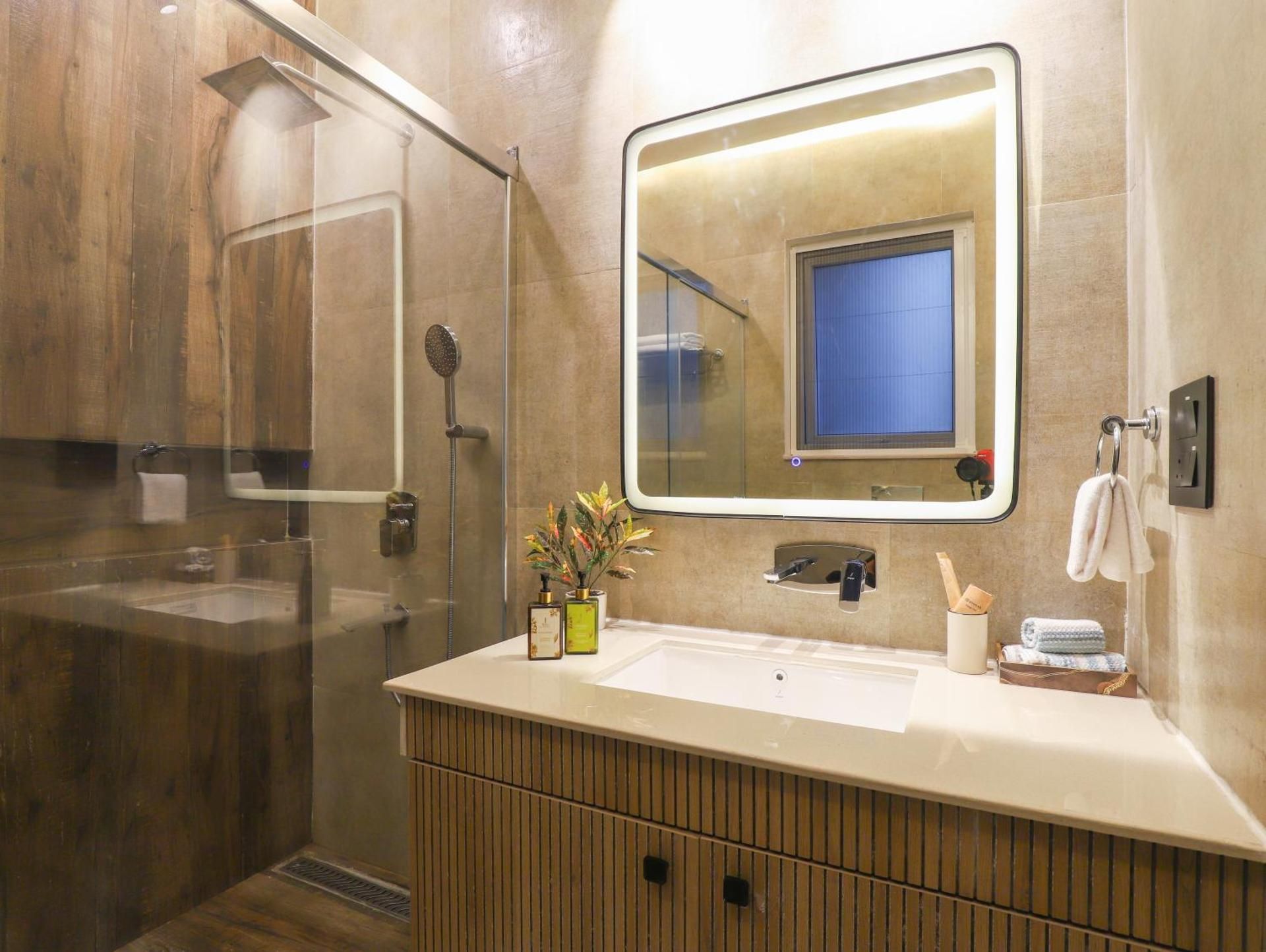ELIVAAS 4 BHK With Lake View - Antarmann Casa Nova