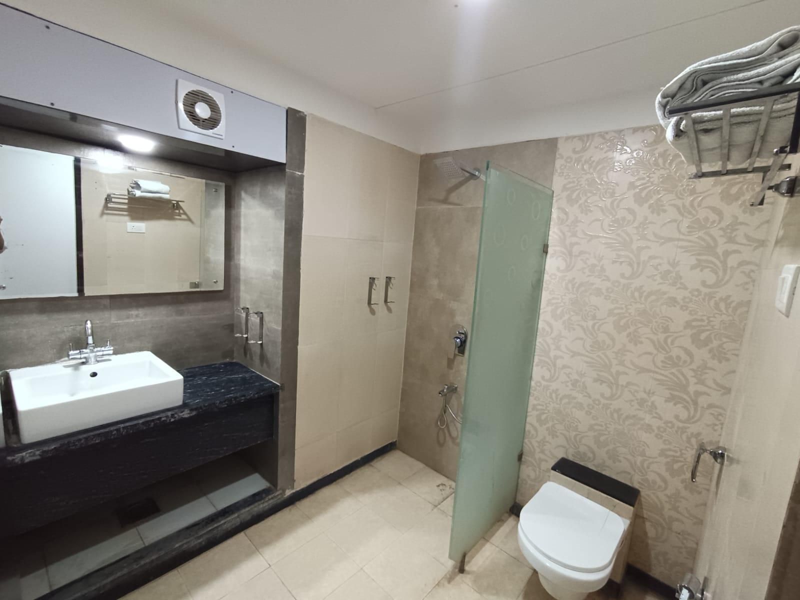 Pravasa Stay by Sapphire Family Room 3