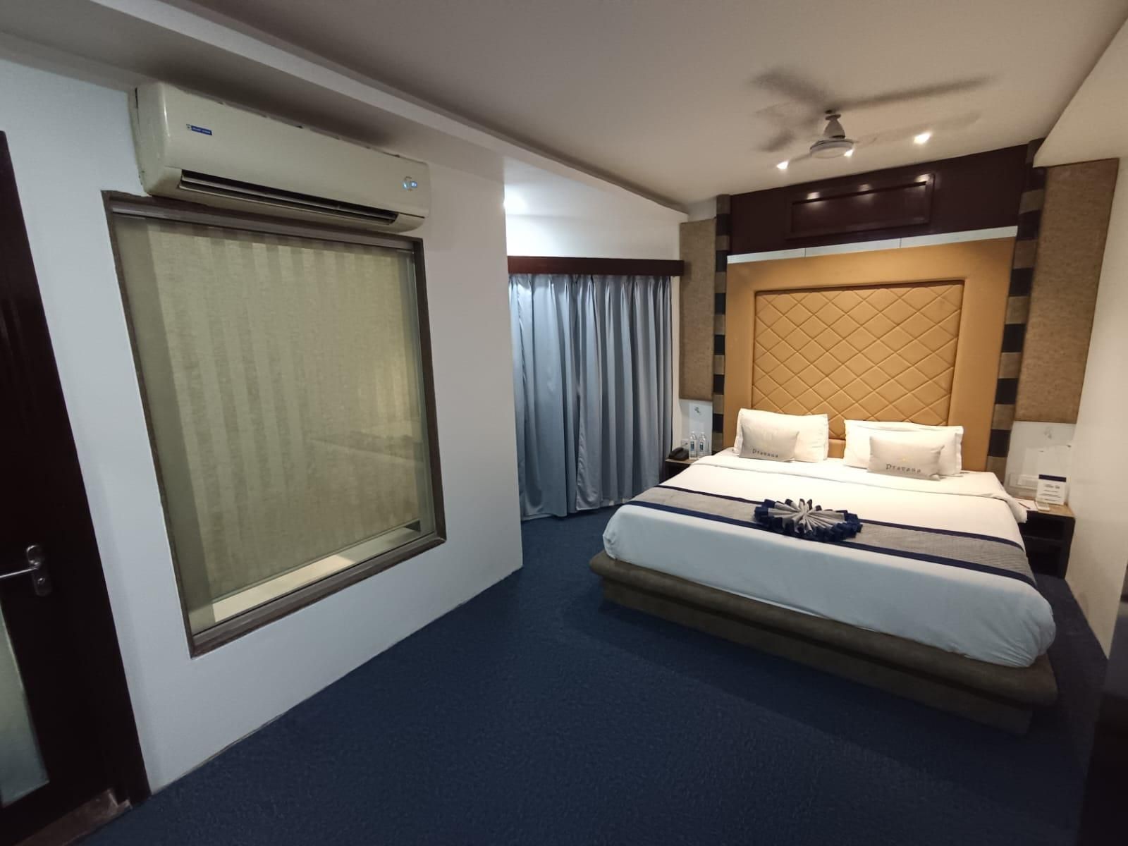 Pravasa Stay by Sapphire Suite Room