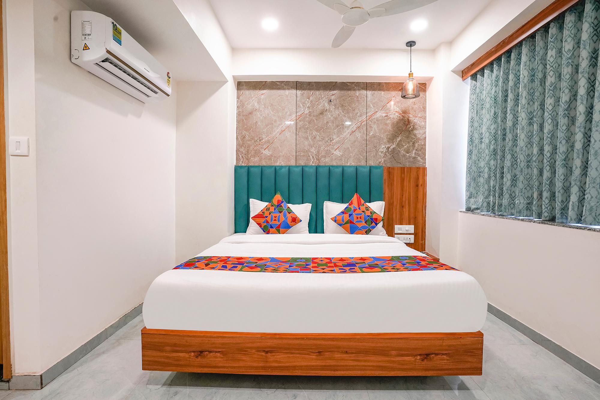 FabHotel Namantra - Nr. Apollo Circle Sardar Patel Ring Road Deluxe Room 2