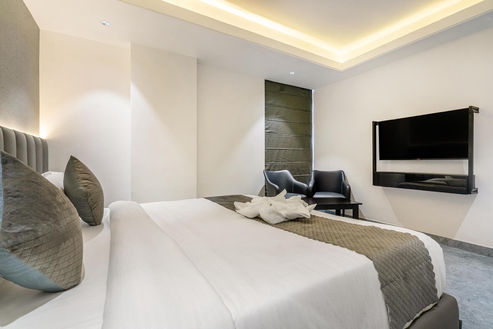 Cloud 5 Studios Hitech City Deluxe 2