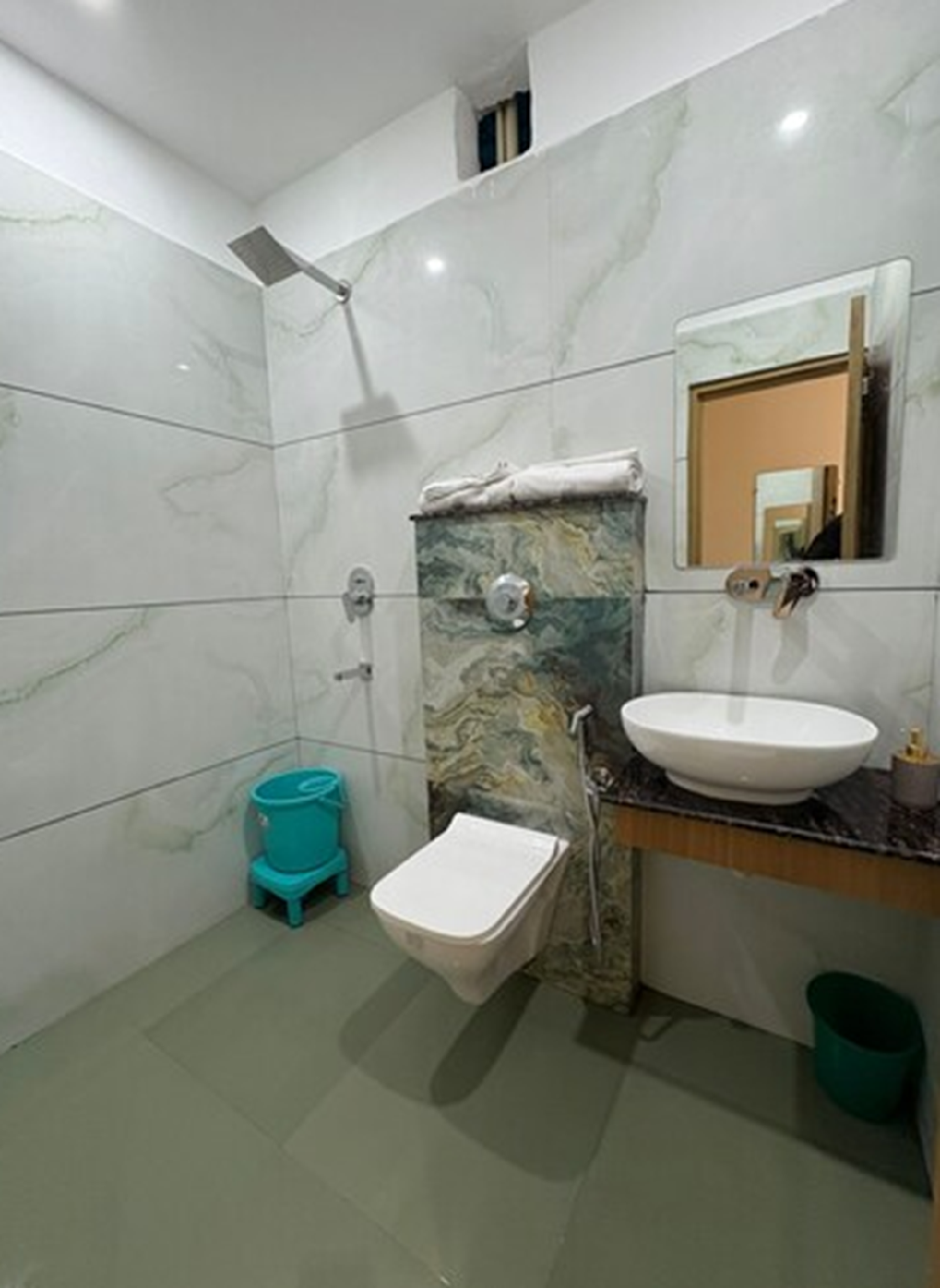 Deluxe King Room with City View