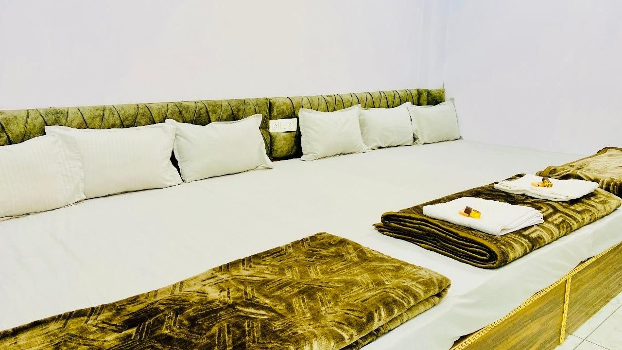 Hotel Laxmi Palace and Restaurants 6 Beds with AC 2